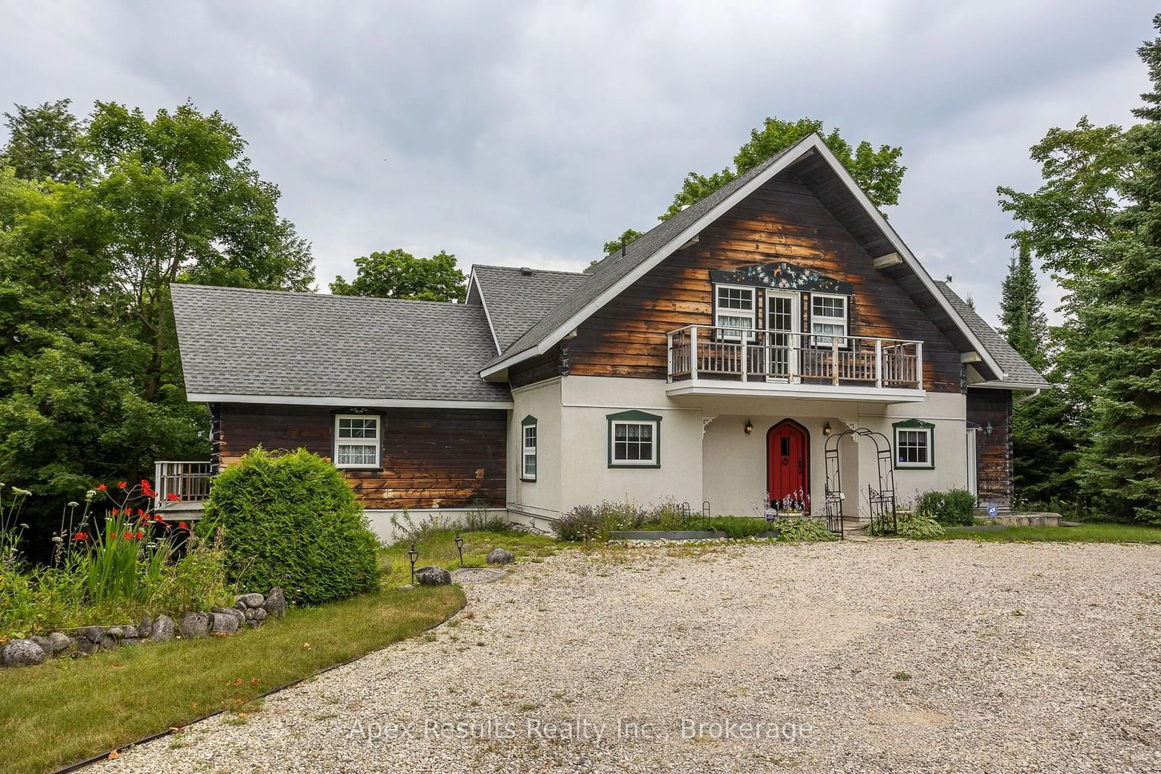 Home with vinyl exterior material, unknown for 304399 South Line, Grey Highlands Ontario N0C 1K0