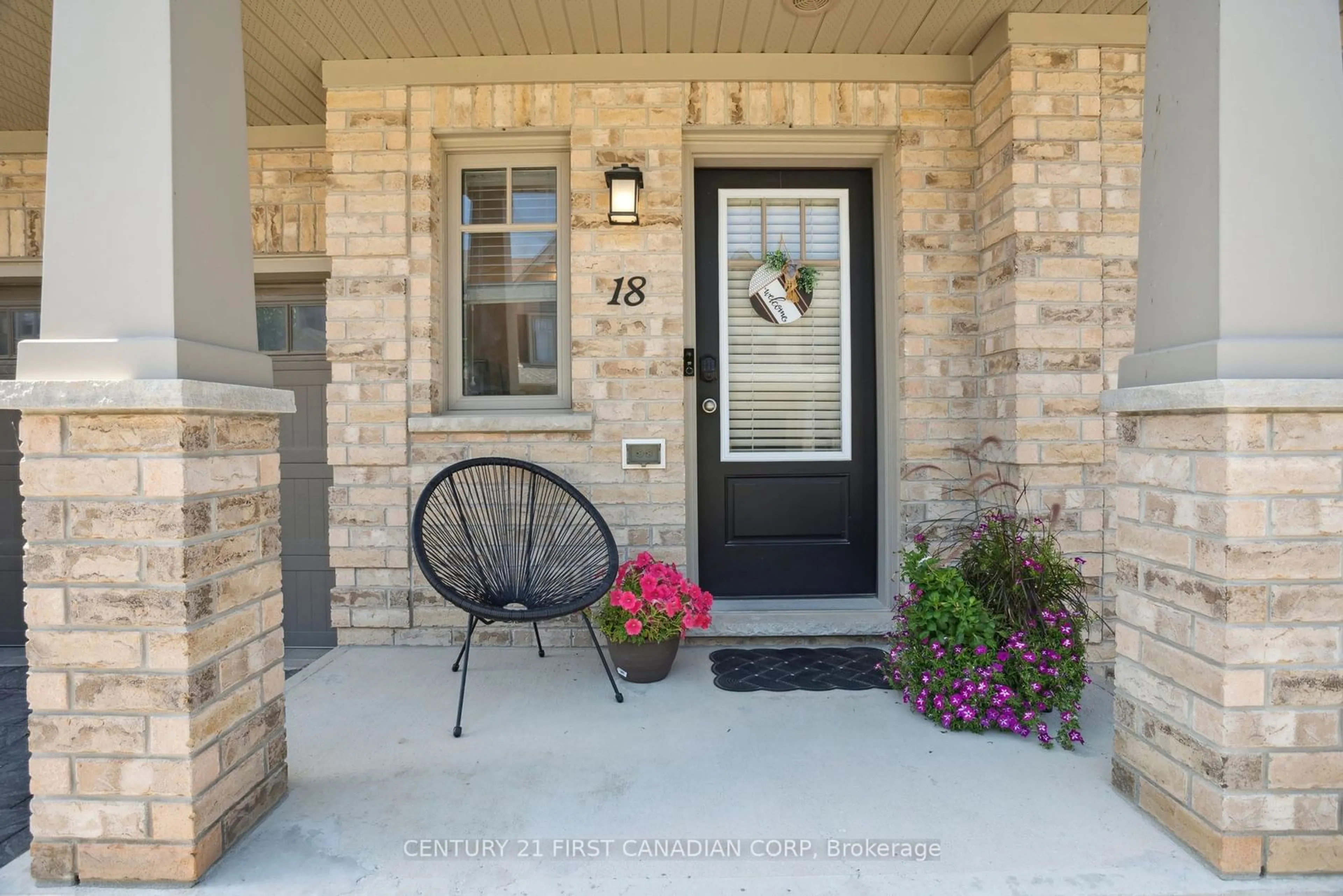 Indoor entryway for 2491 Tokala Tr #18, London Ontario N6G 0X1