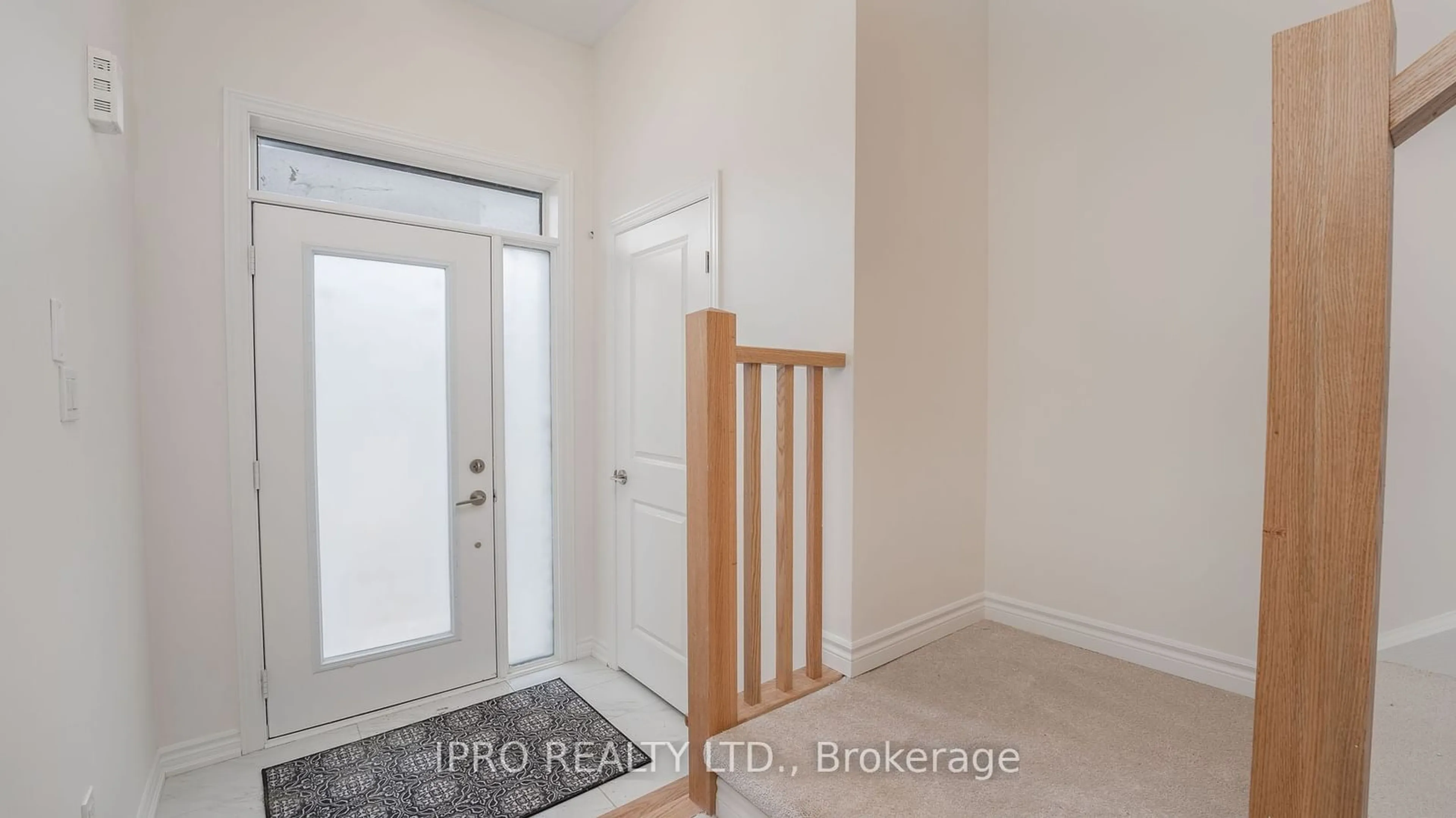 Indoor entryway for 30 Bowery Rd, Brantford Ontario N3V 0B2