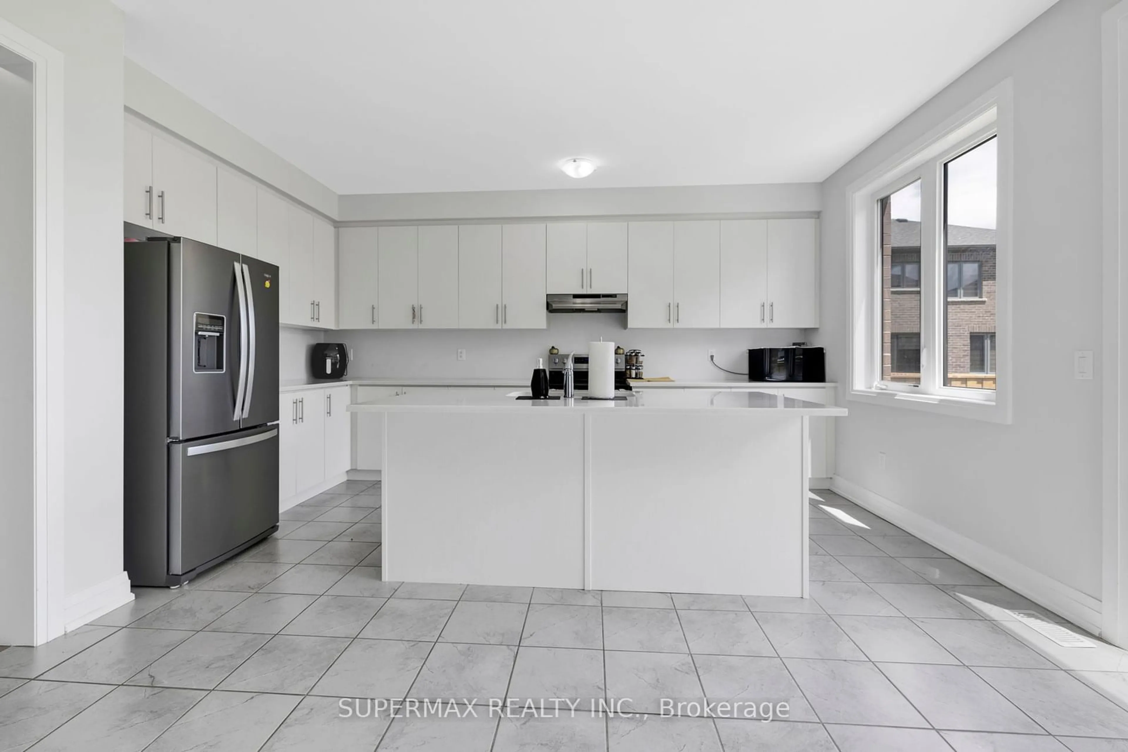 Kitchen, ceramic floors for 716 Knights Lane, Woodstock Ontario N4T 0N8