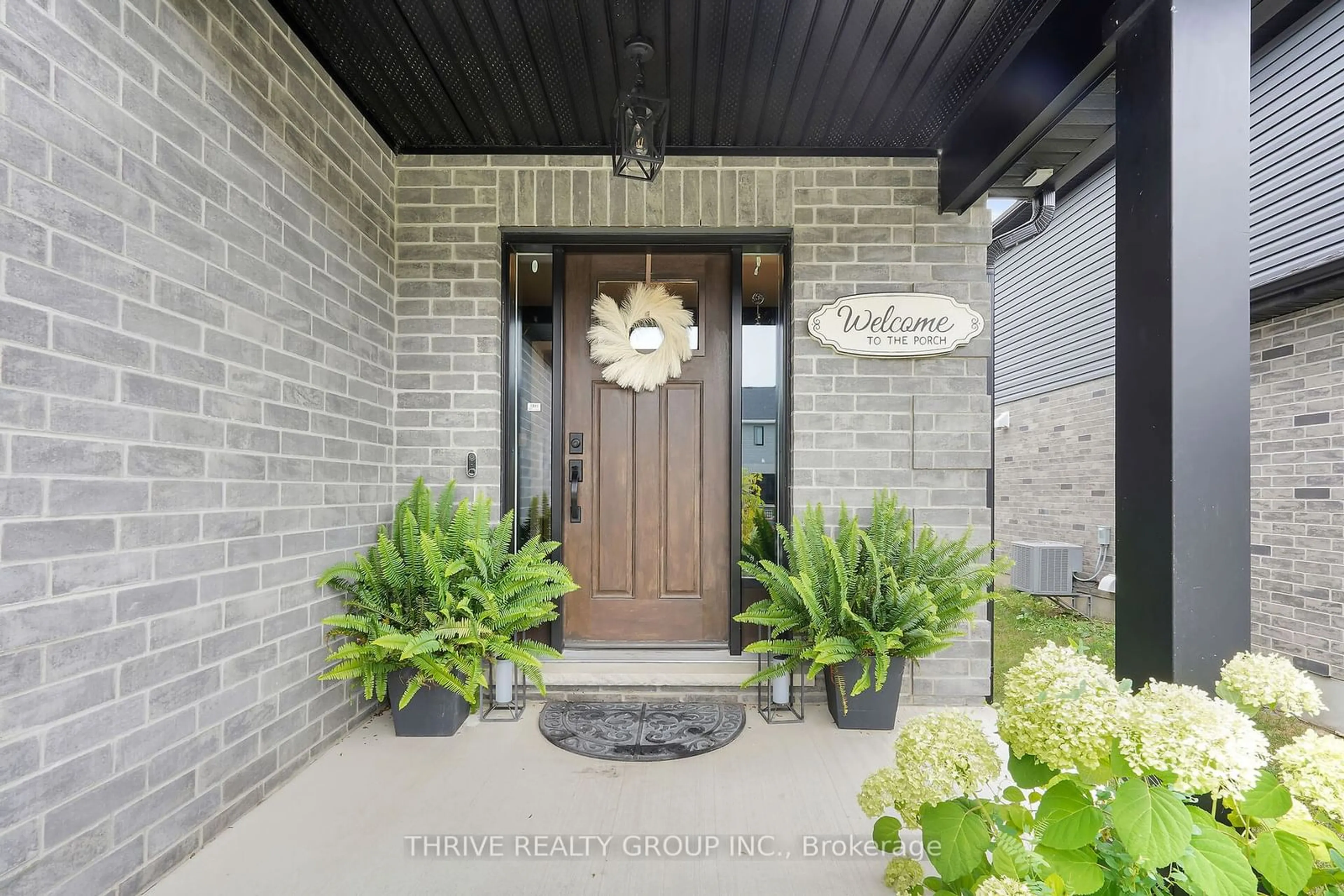 Indoor entryway for 20 Nicholson St, Lucan Biddulph Ontario N0M 2J0