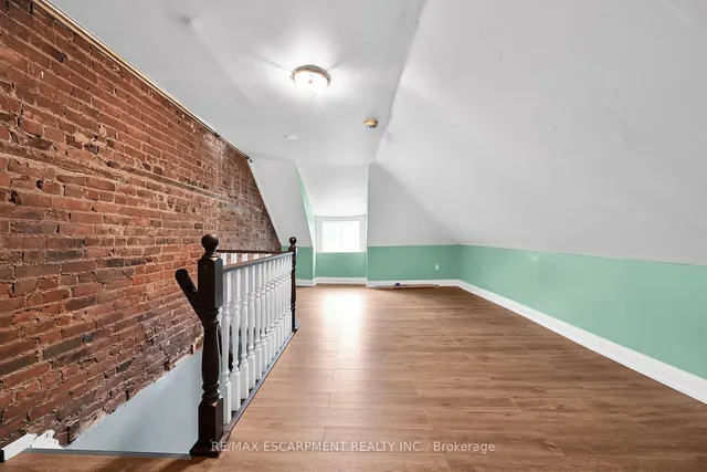 Additional property image - 33 Shaw St