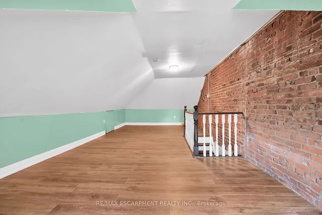 Additional property image - 33 Shaw St