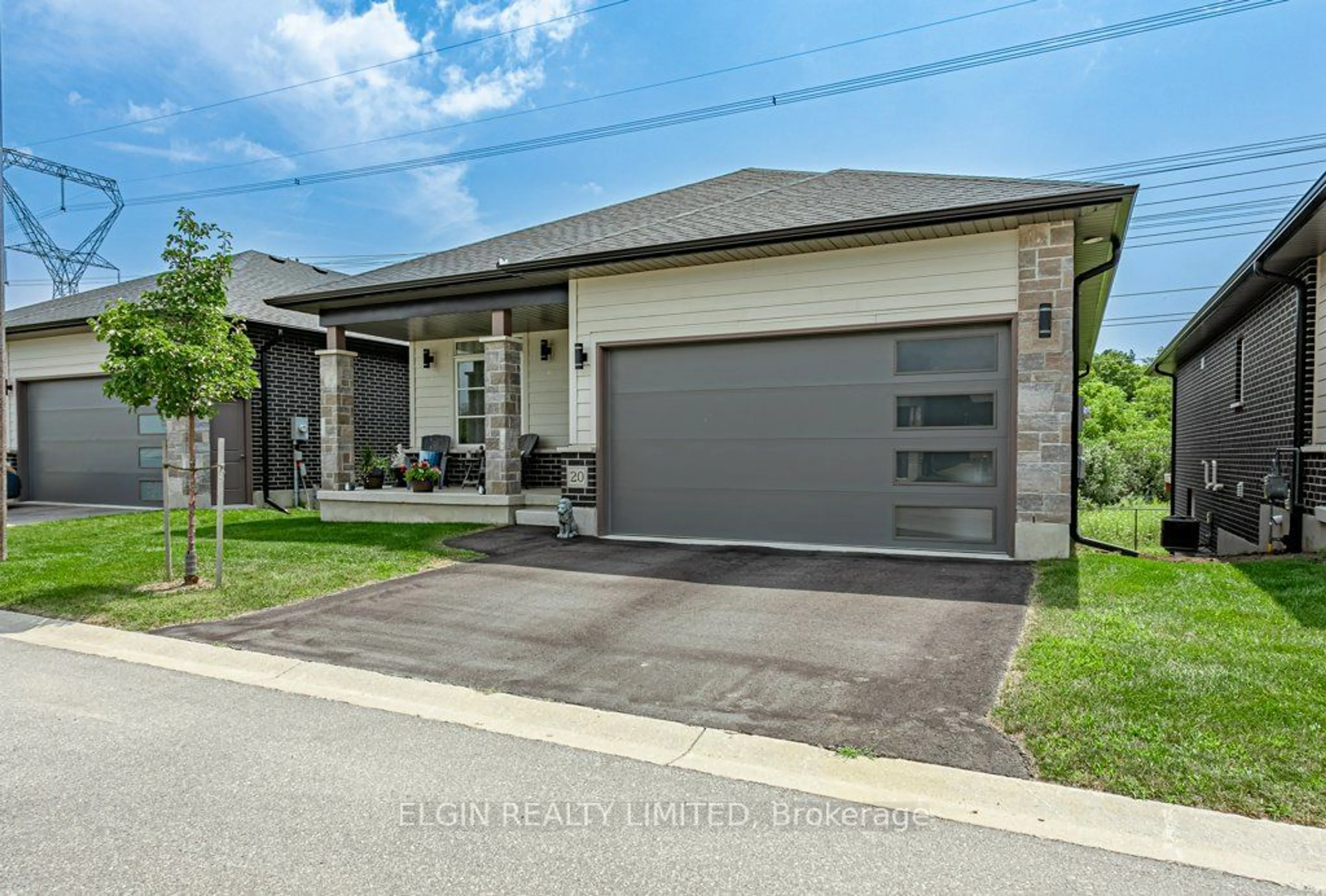 Frontside or backside of a home, the street view for 10 Mcpherson Crt #20, St. Thomas Ontario N5P 0E6