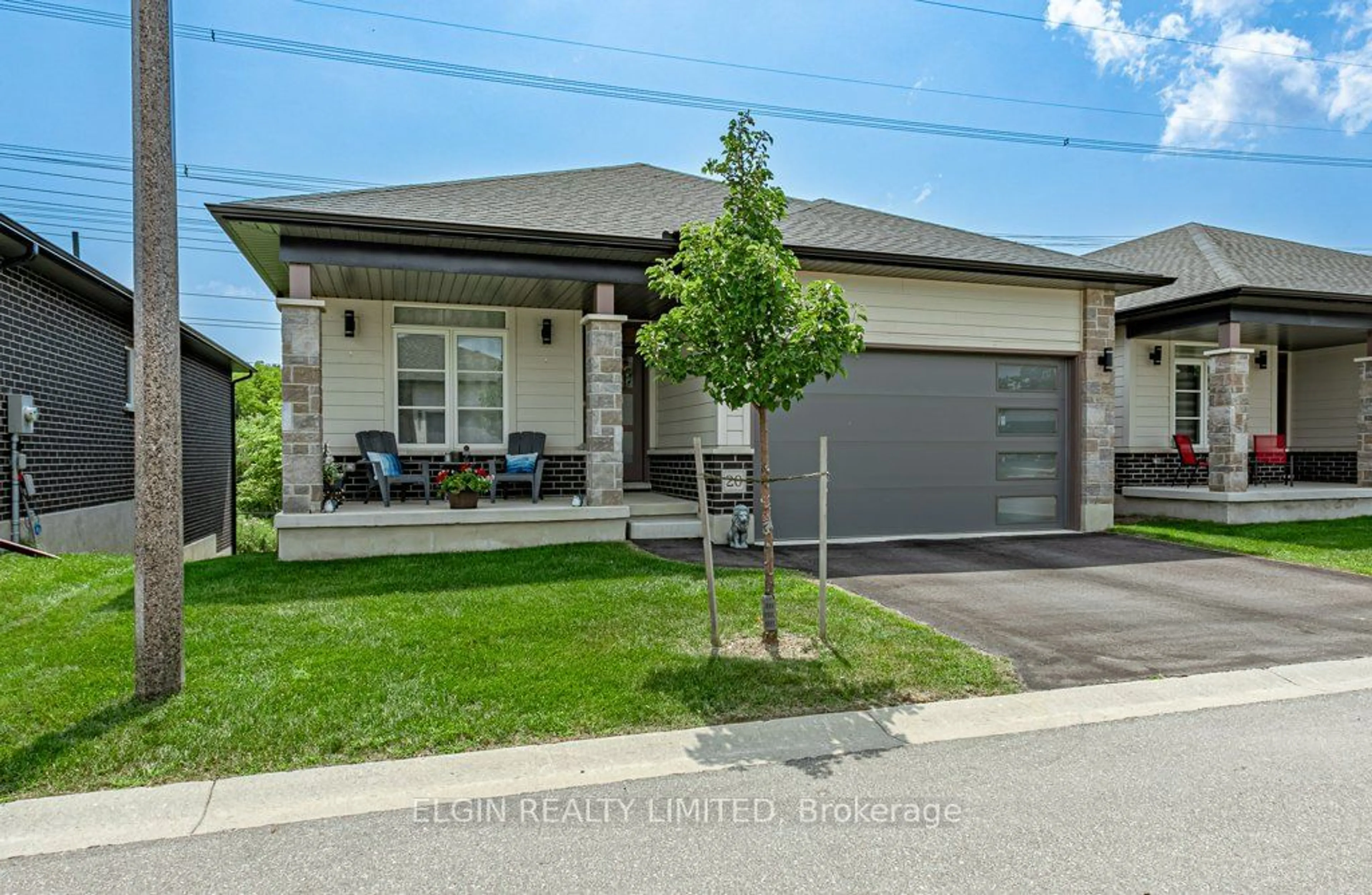 Frontside or backside of a home, the street view for 10 Mcpherson Crt #20, St. Thomas Ontario N5P 0E6