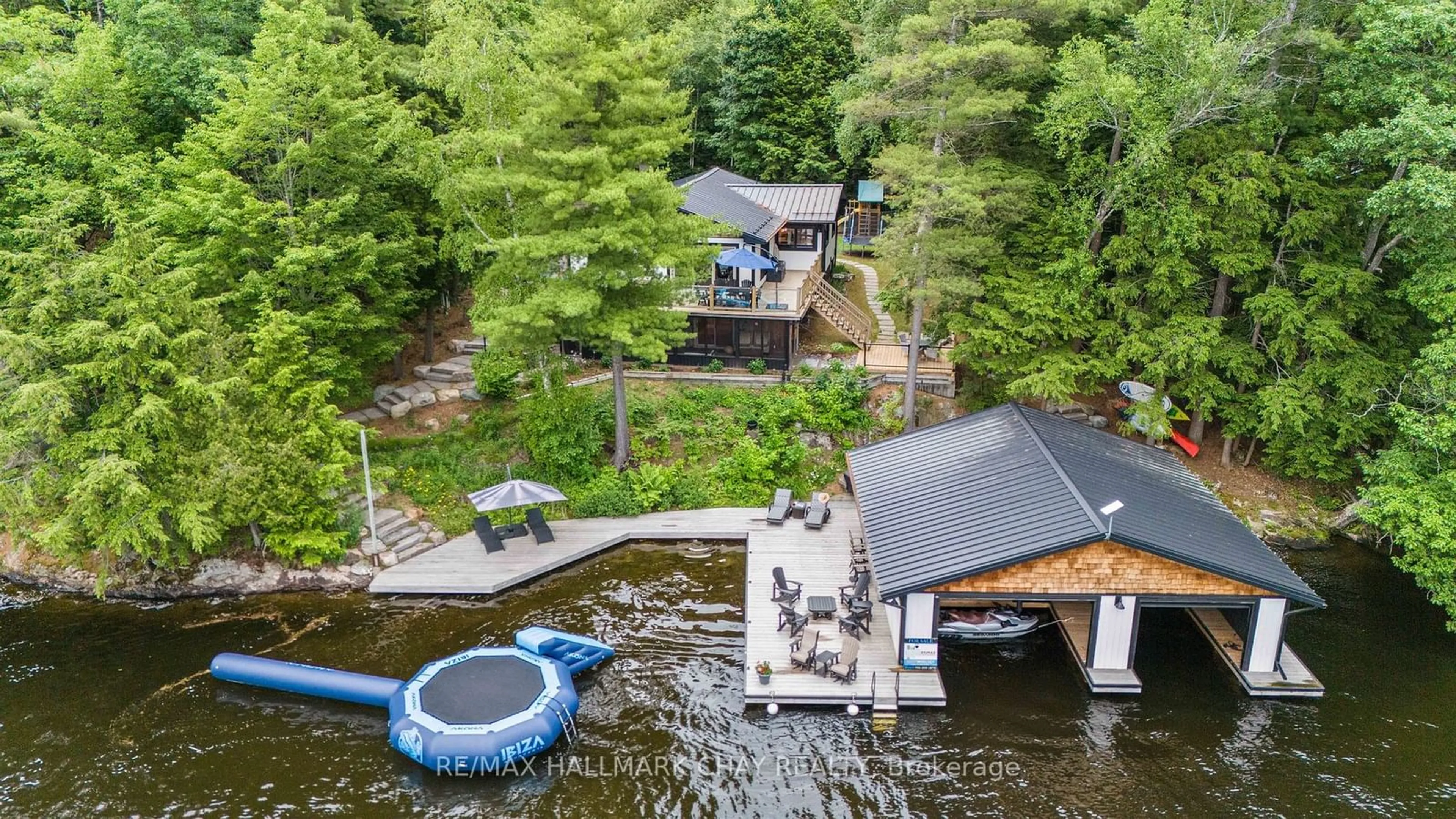 Cottage for 1025 Packers Bay Rd #5, Muskoka Lakes Ontario P0C 1M0