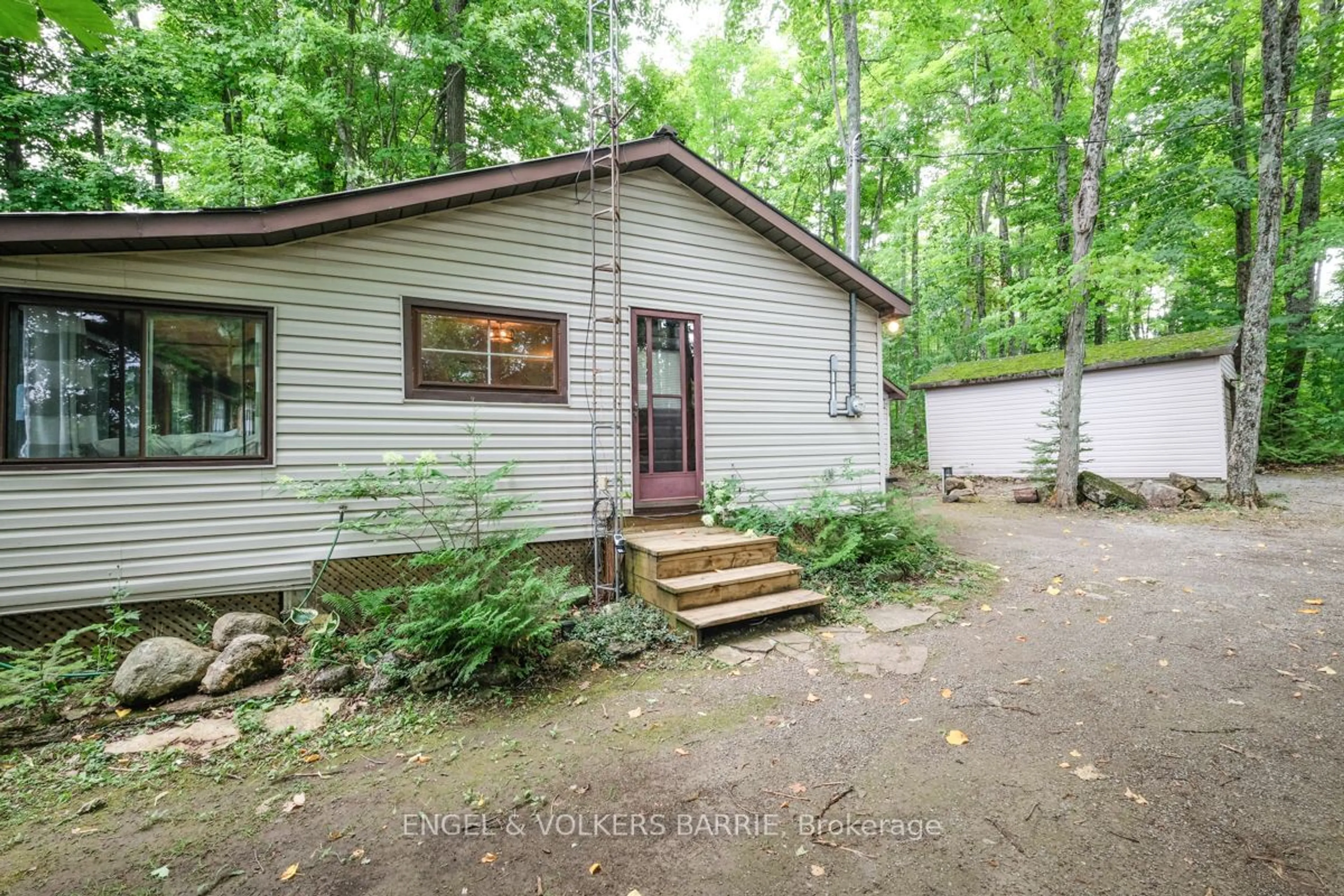 Cottage for 43 Gatewood Rd, Kawartha Lakes Ontario K0M 1K0