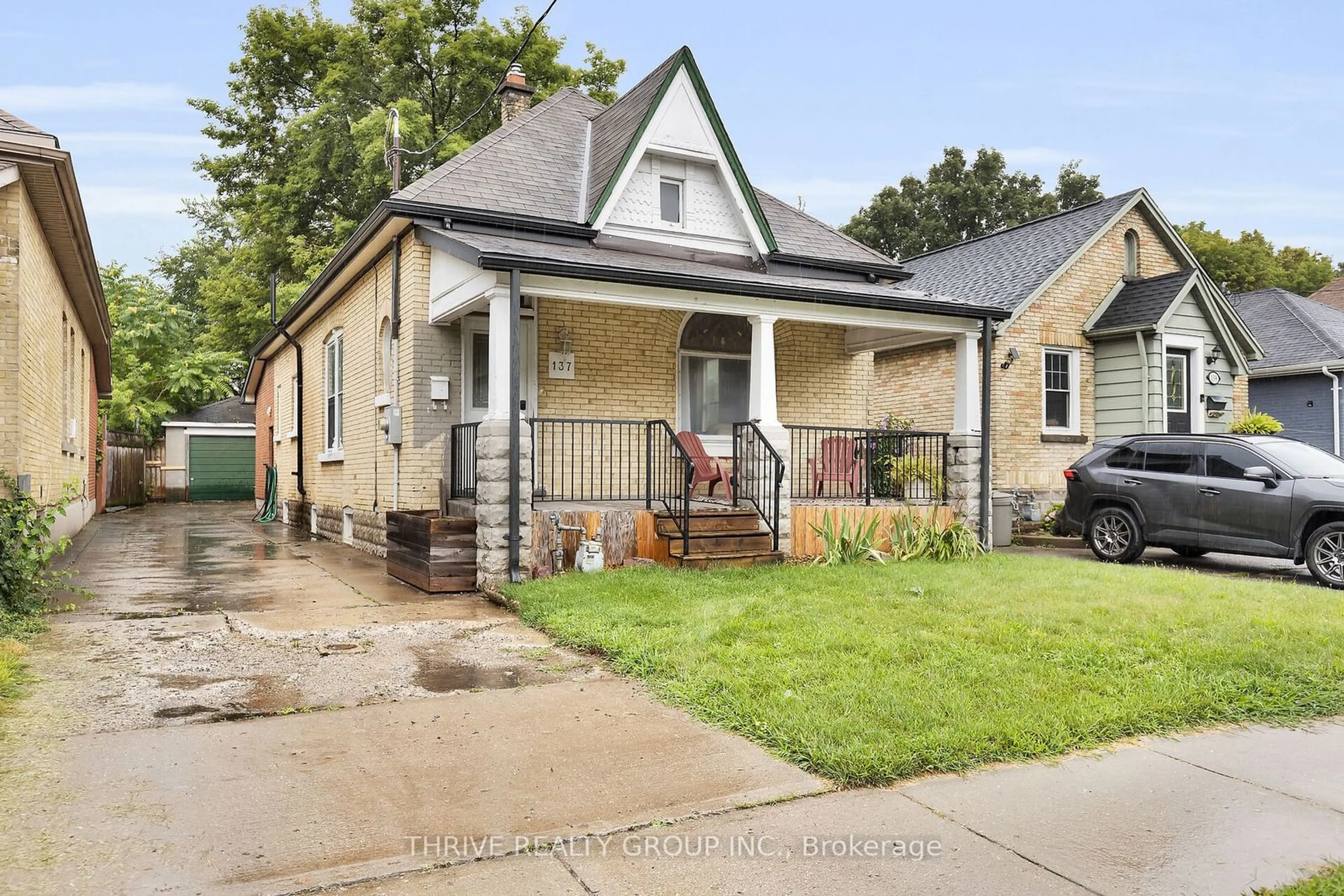 Frontside or backside of a home for 137 Dreaney Ave, London Ontario N5Z 1W9