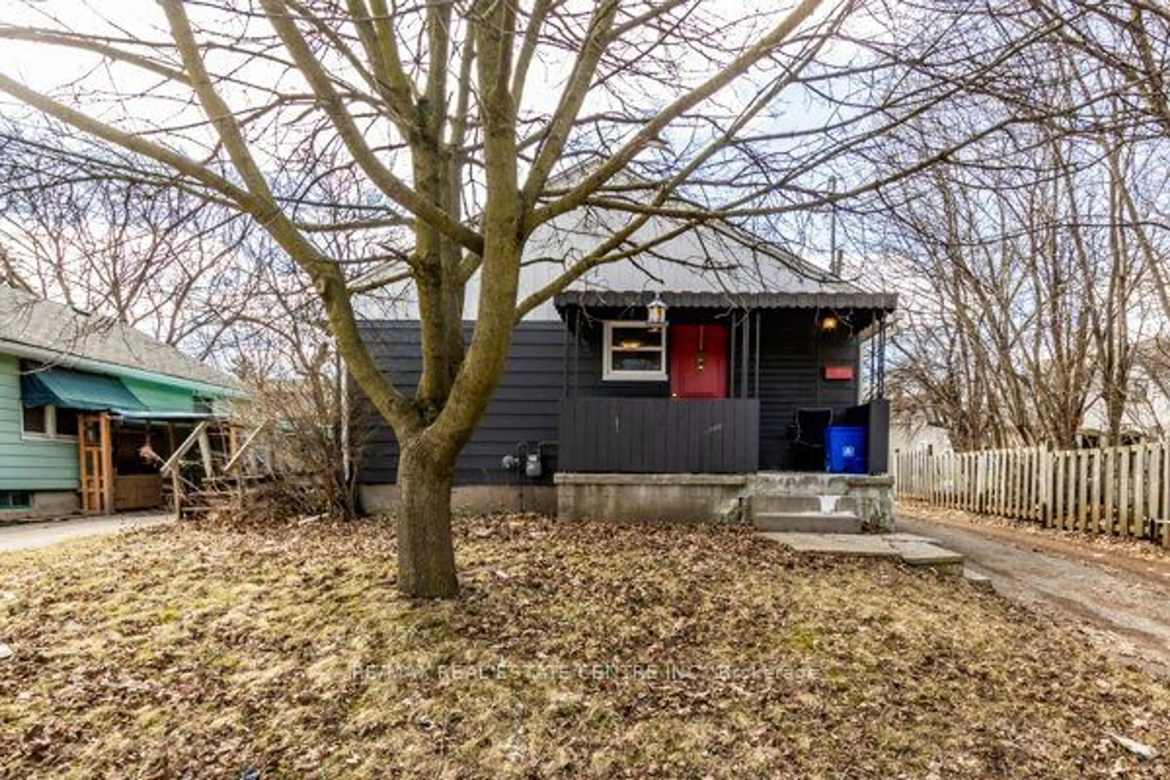 Shed for 43 Hickory St, Waterloo Ontario N2L 3J2