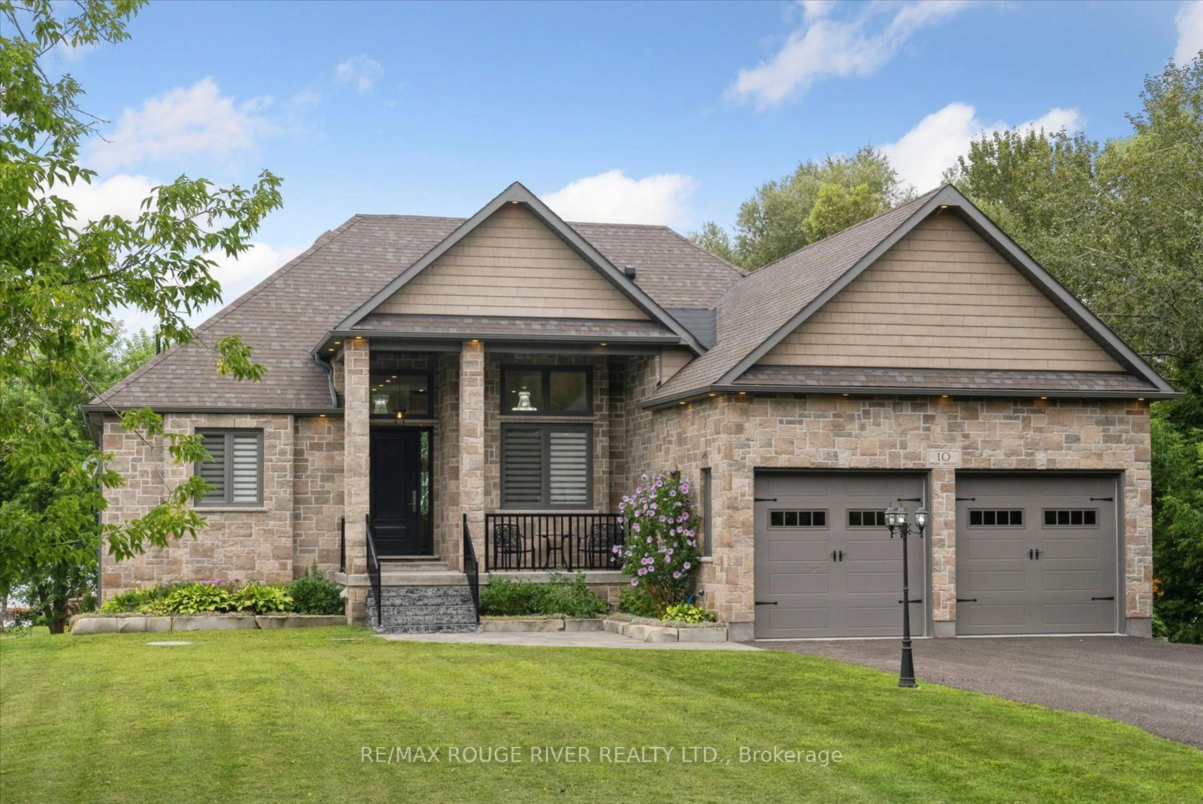 Home with brick exterior material for 10 Helen Cres, Kawartha Lakes Ontario K0M 2C0