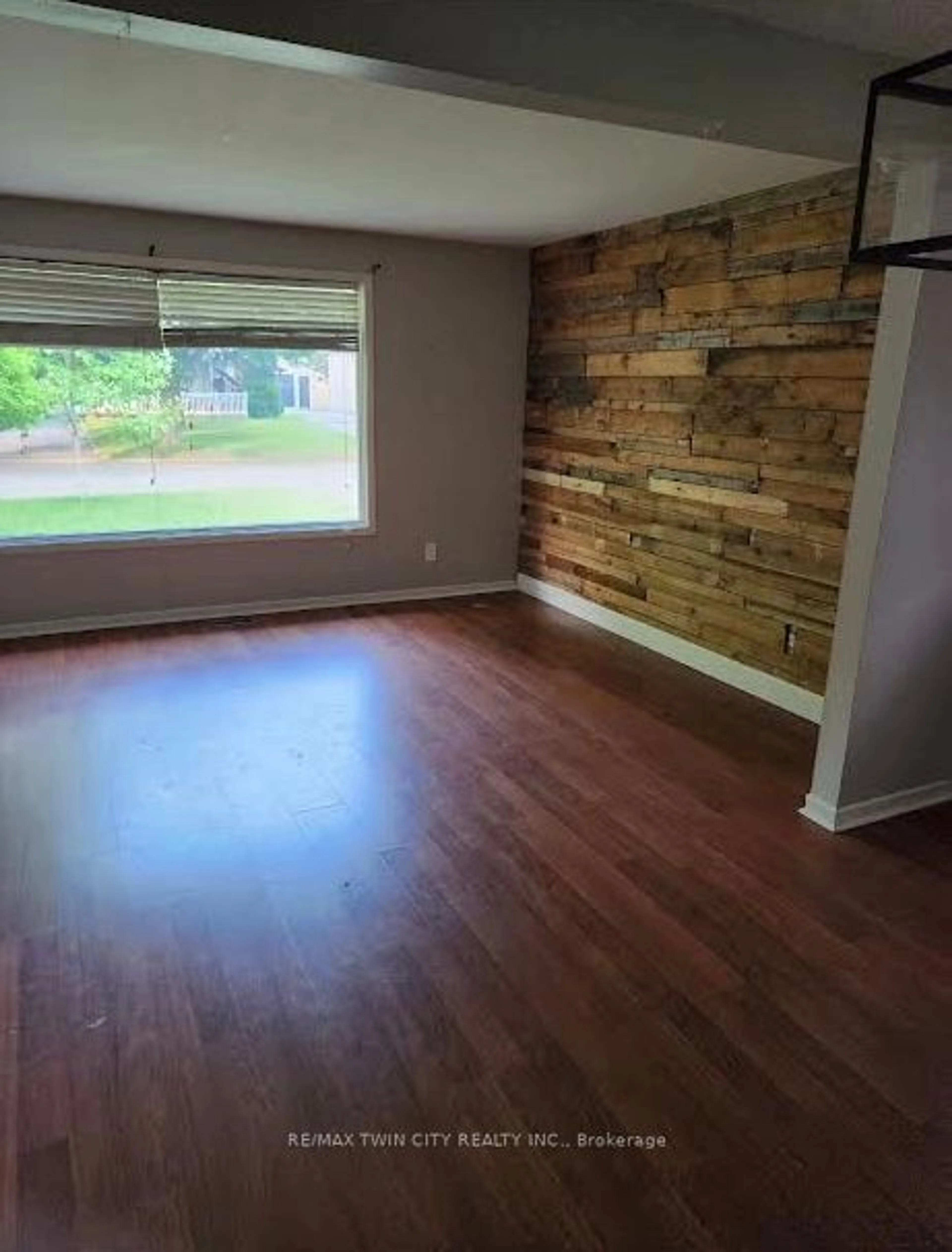 A pic of a room for 41 Cartier Rd, London Ontario N5V 1G4