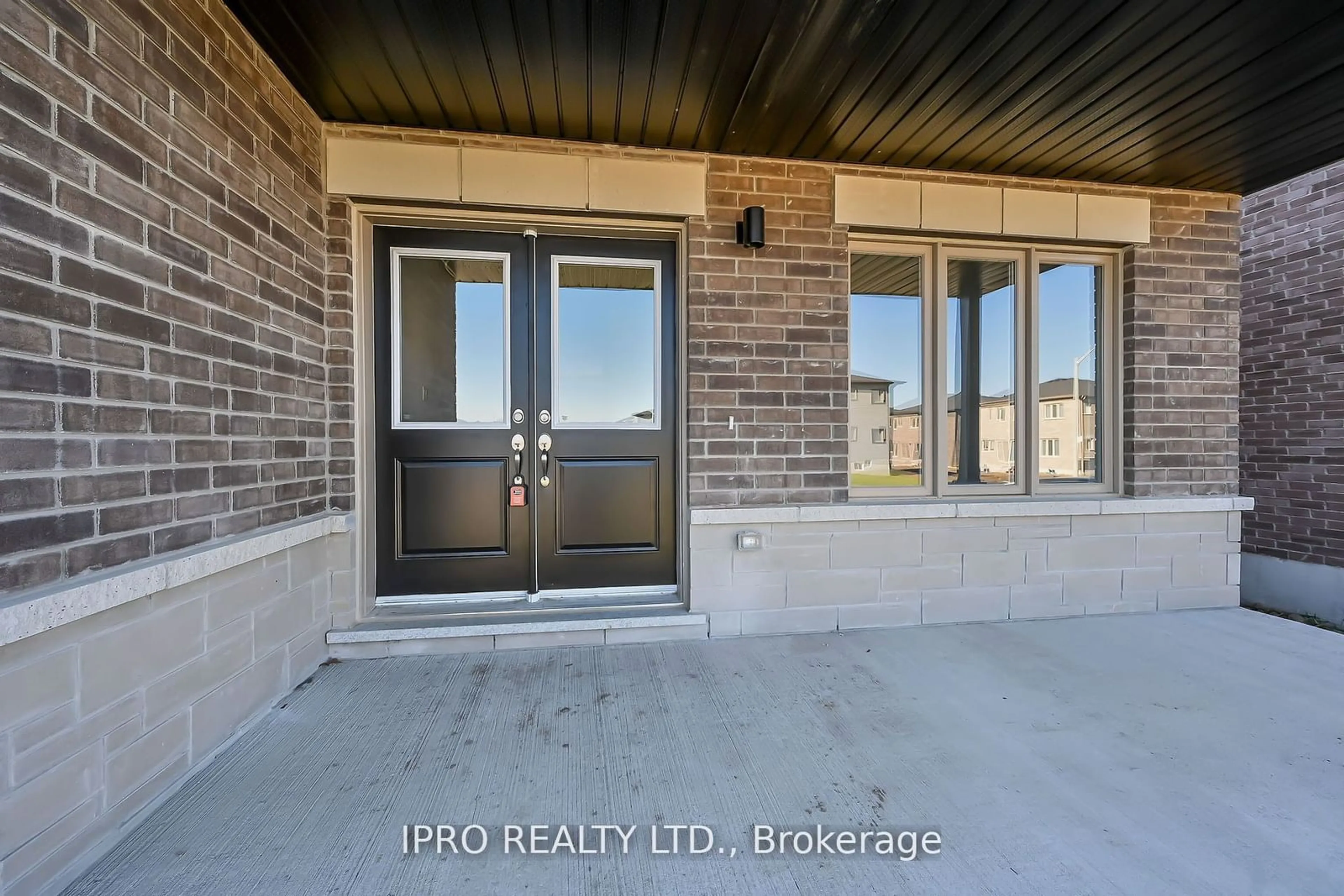 Indoor entryway for 59 Tulip Cres, Norfolk Ontario N3Y 0G9