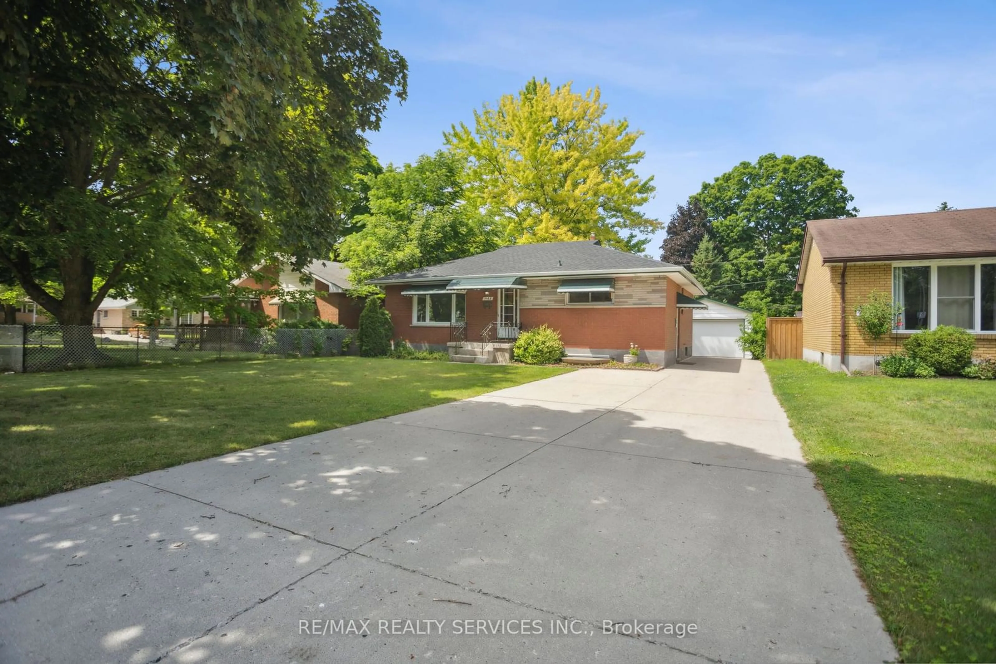 Frontside or backside of a home for 1163 Michael St, London Ontario N5V 2H2