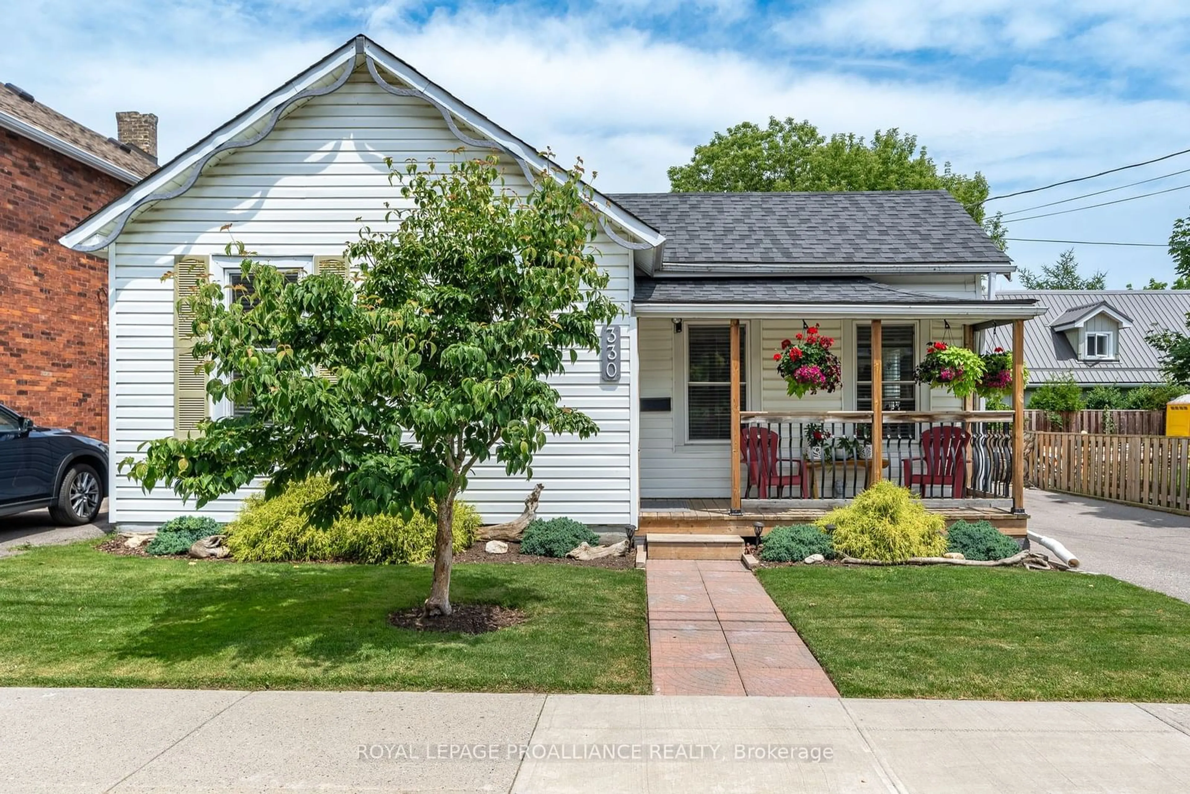 Frontside or backside of a home for 330 Ball St, Cobourg Ontario K9A 3J2