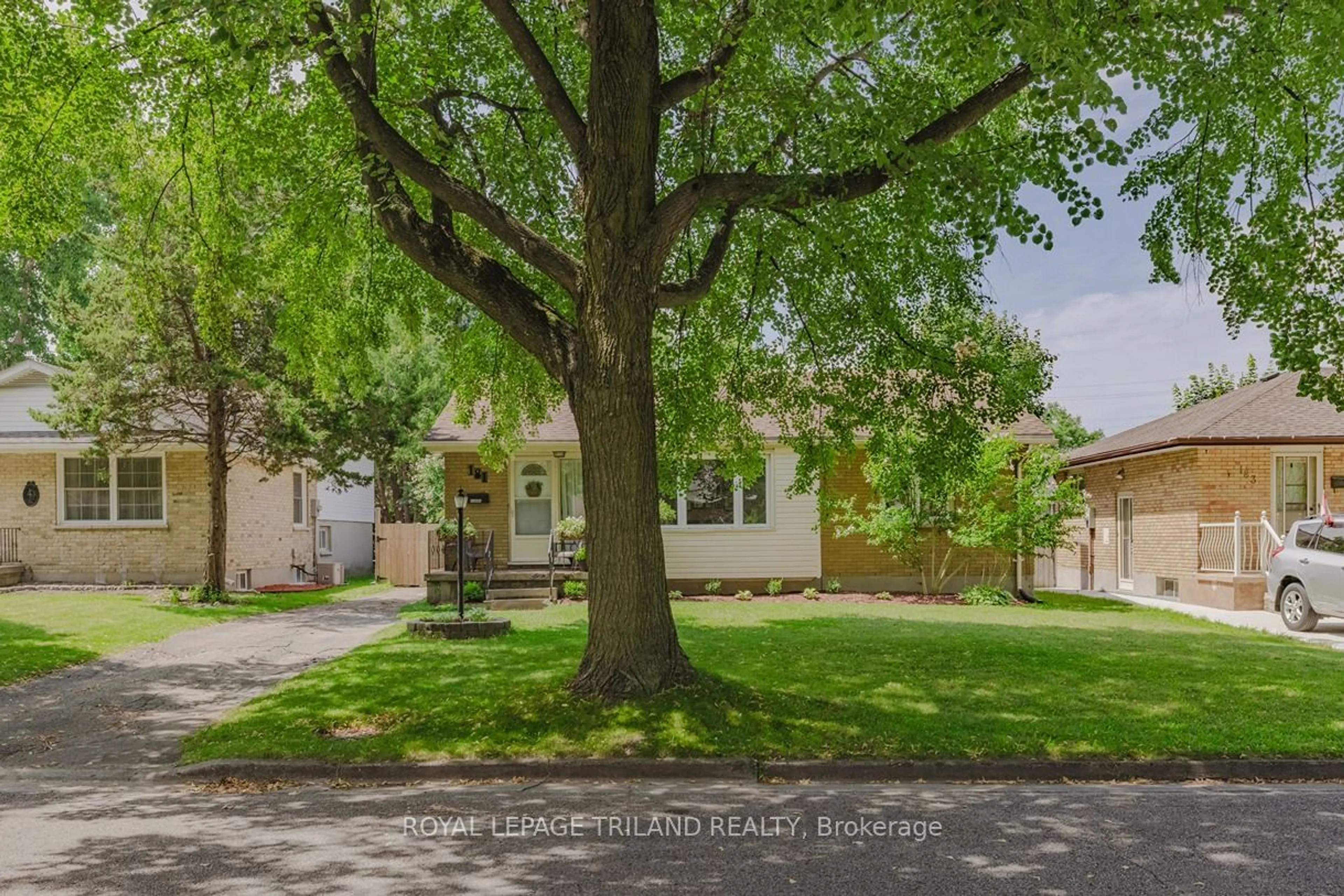 Frontside or backside of a home for 181 Cecilia Ave, London Ontario N5Y 3Z9