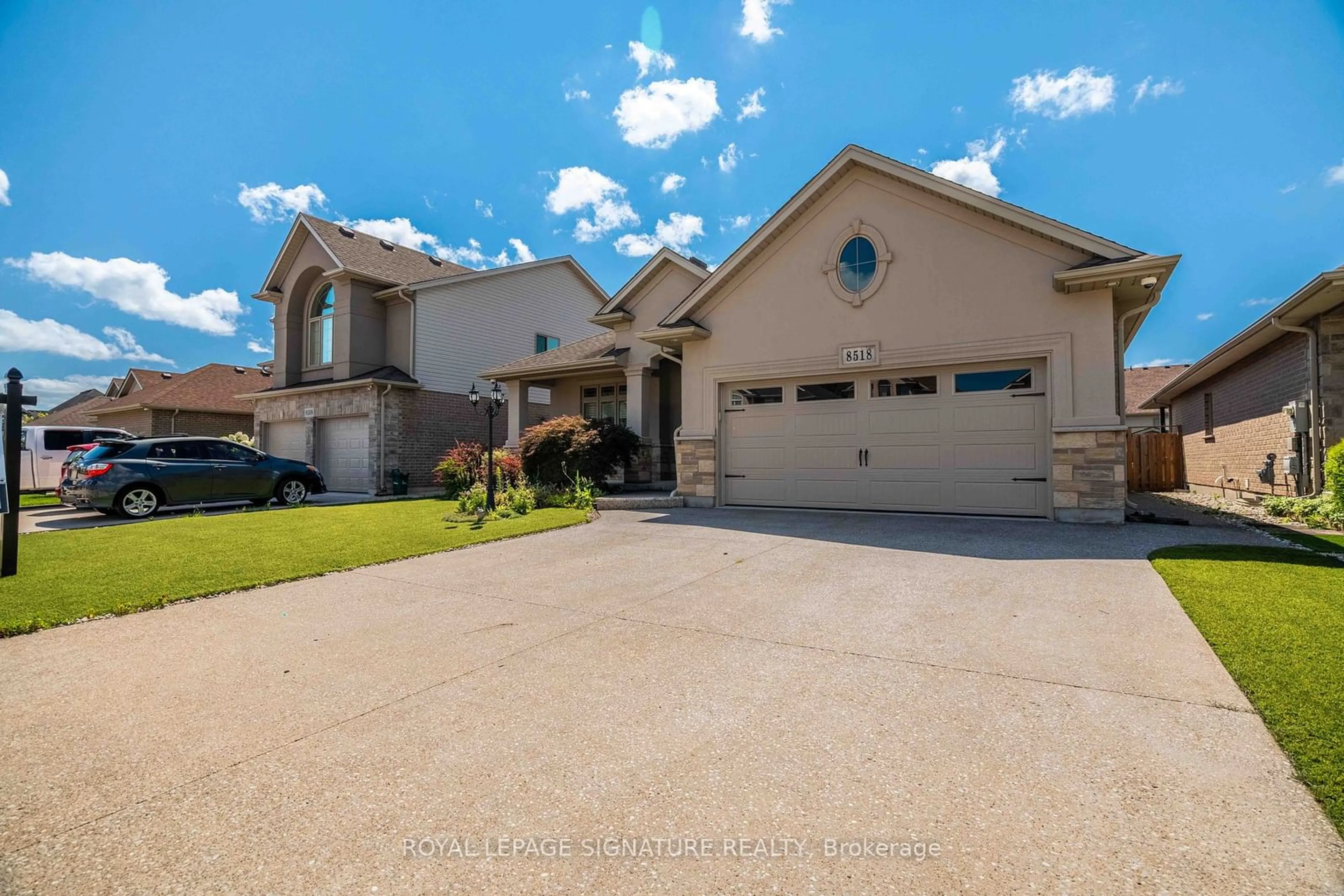 Frontside or backside of a home for 8518 Jennifer Cres, Niagara Falls Ontario L2H 0J3