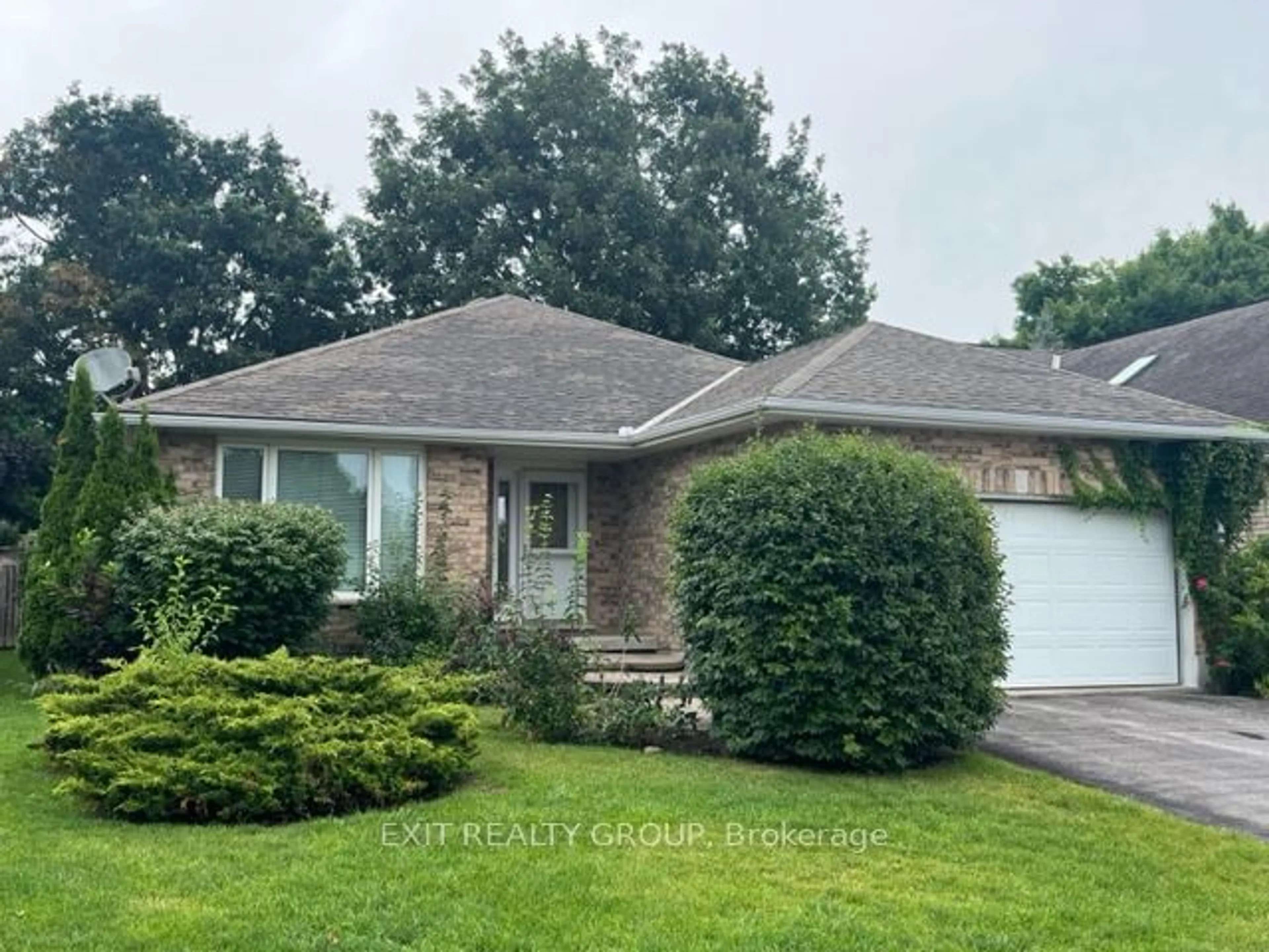 Frontside or backside of a home for 11 Spruce Gdns, Belleville Ontario K8N 5W3