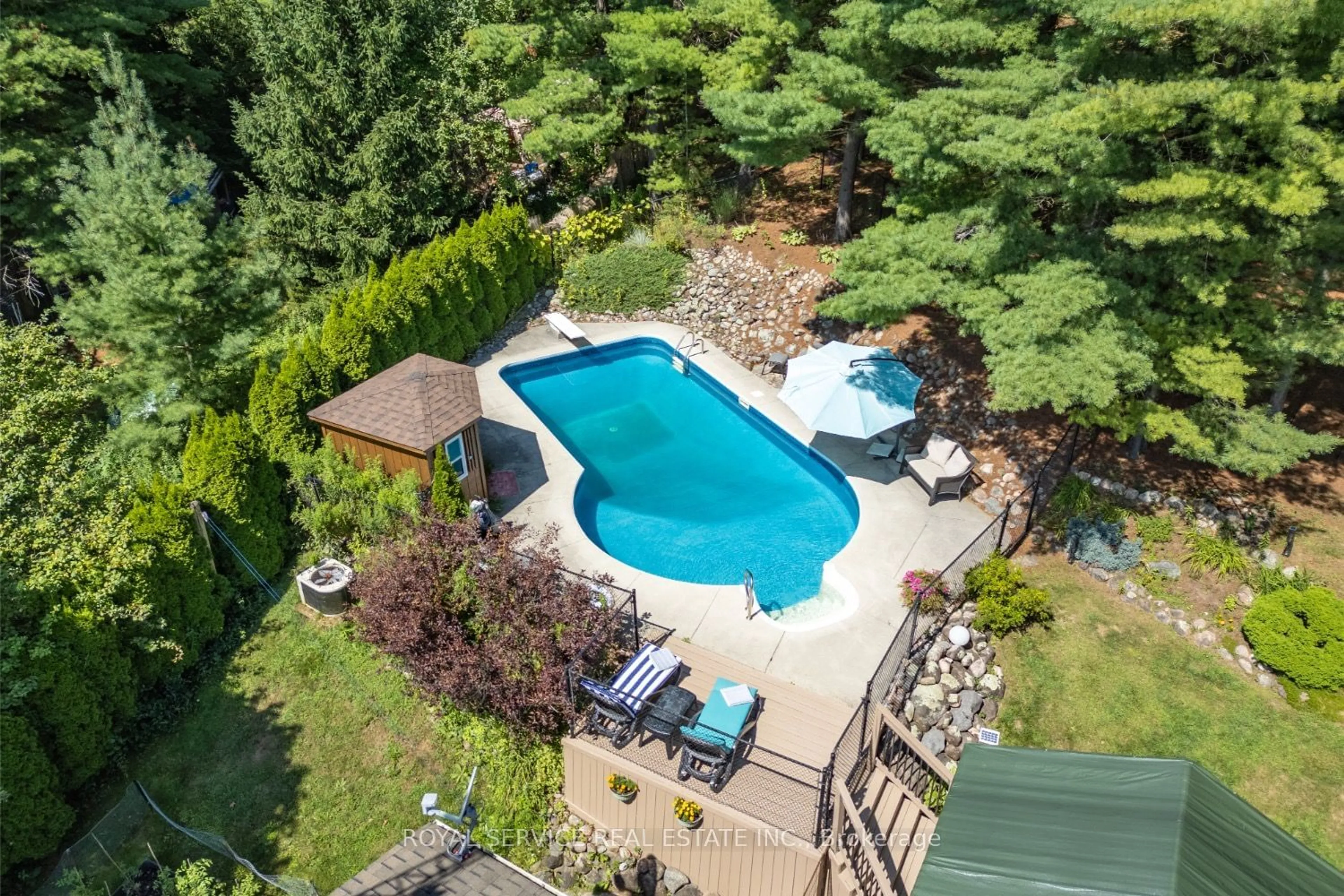 Indoor or outdoor pool for 94 Morton Line, Cavan Monaghan Ontario L0A 1C0