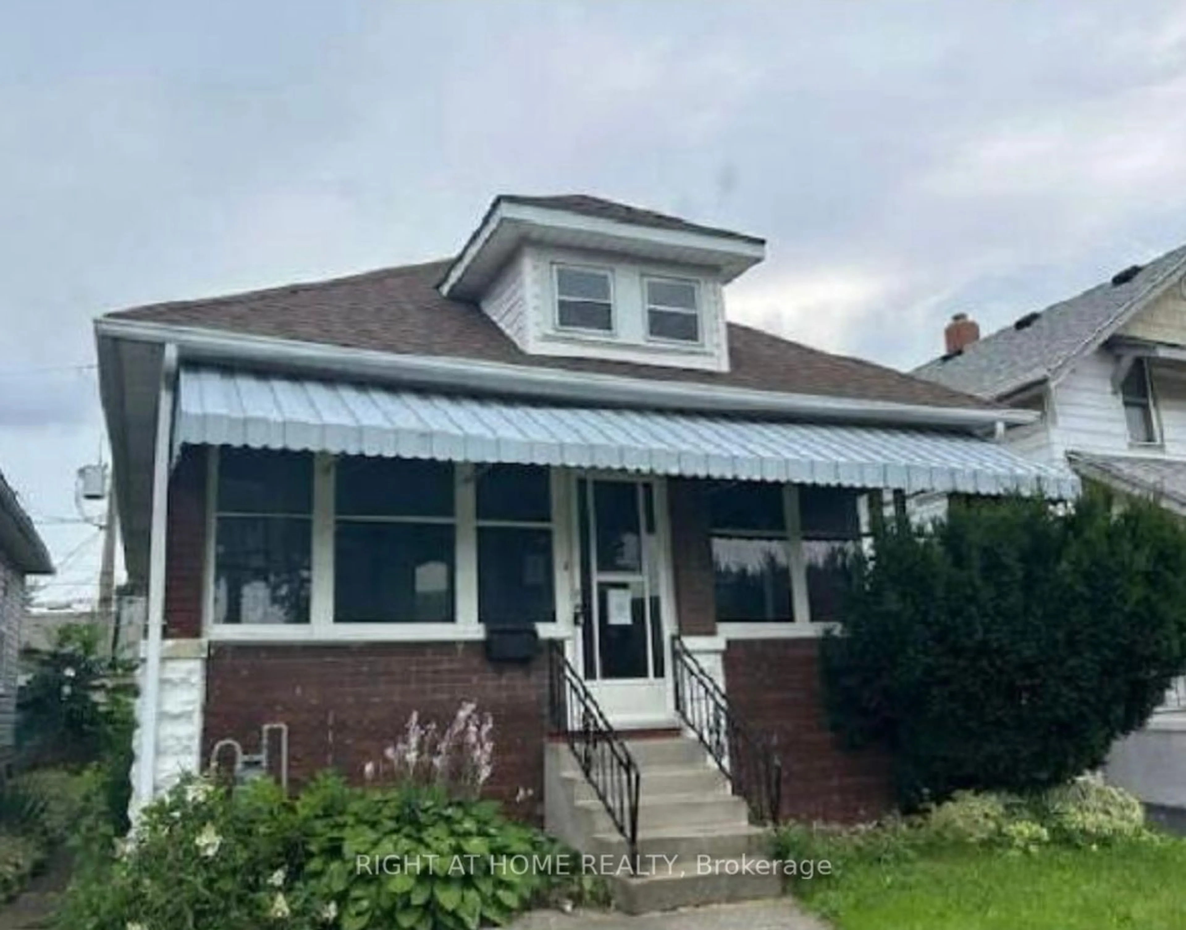 Frontside or backside of a home for 1463 Goyeau St, Windsor Ontario N8X 3L2