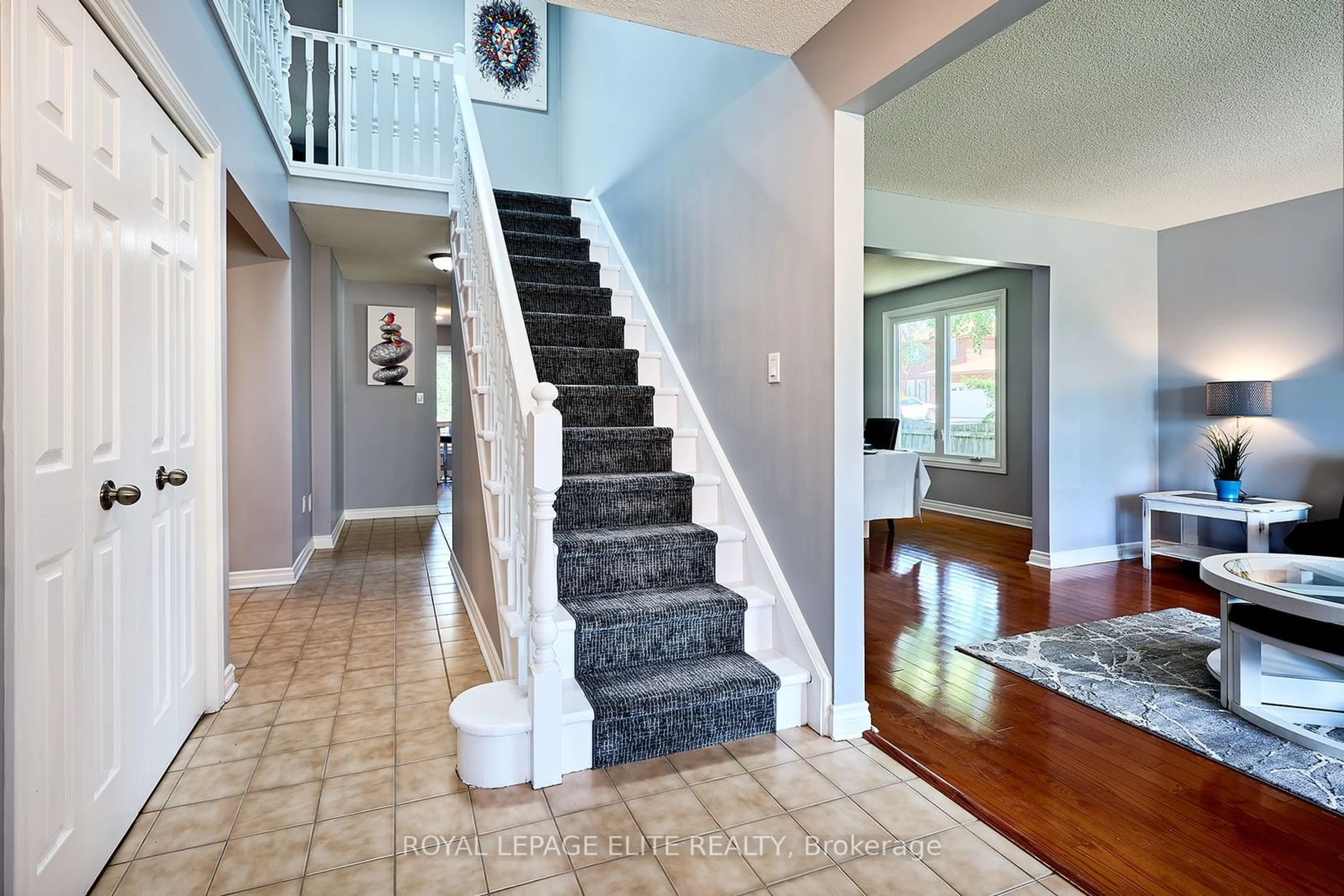 Indoor entryway for 12 KEEFER Rd, Thorold Ontario L2V 4Y4