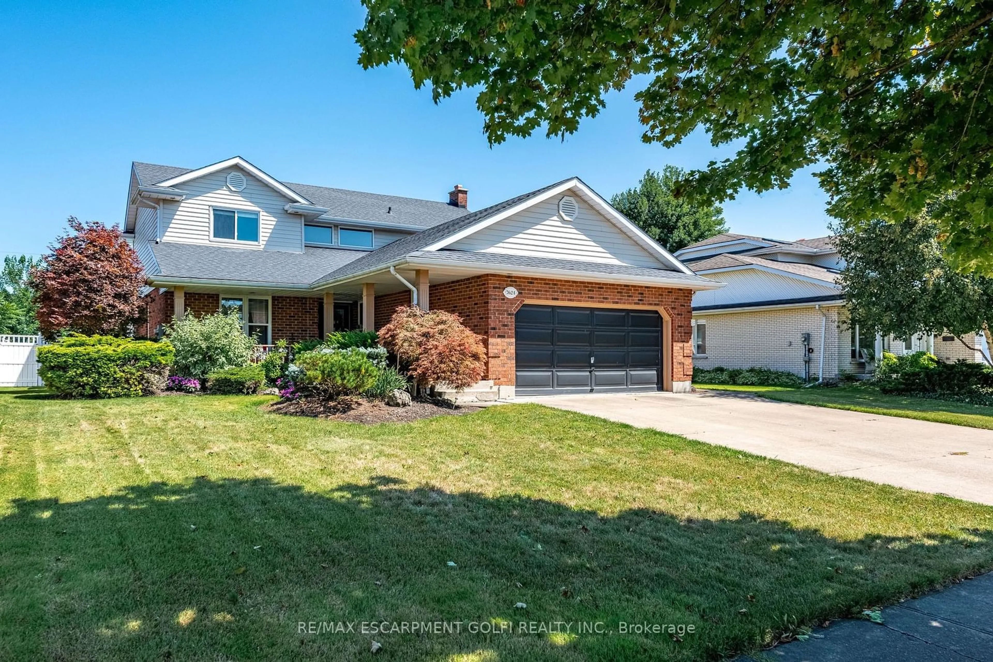 Frontside or backside of a home for 7624 Bernadette Cres, Niagara Falls Ontario L2H 2X2