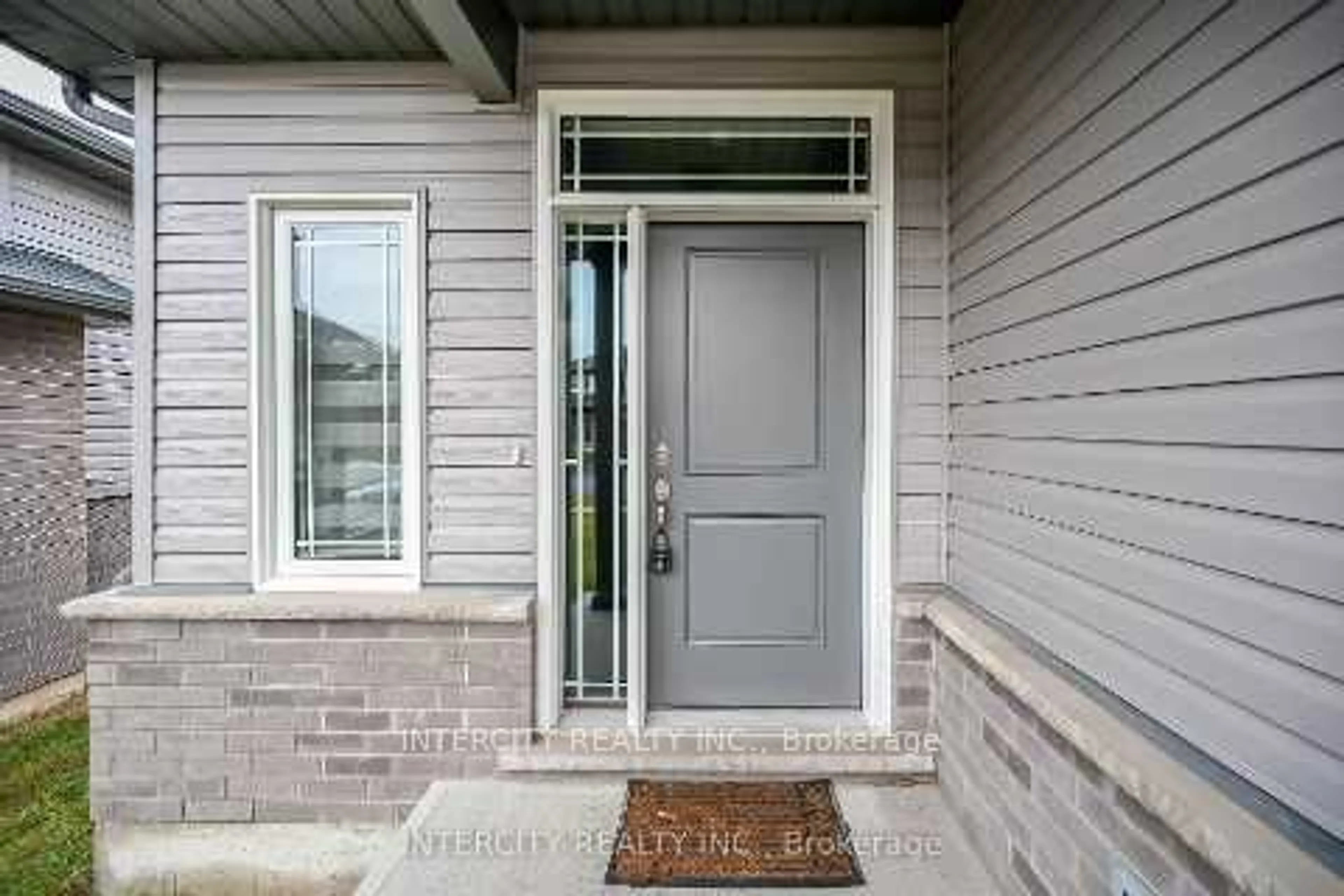 Indoor entryway for 11 Tucker St, Thorold Ontario L0S 1K0