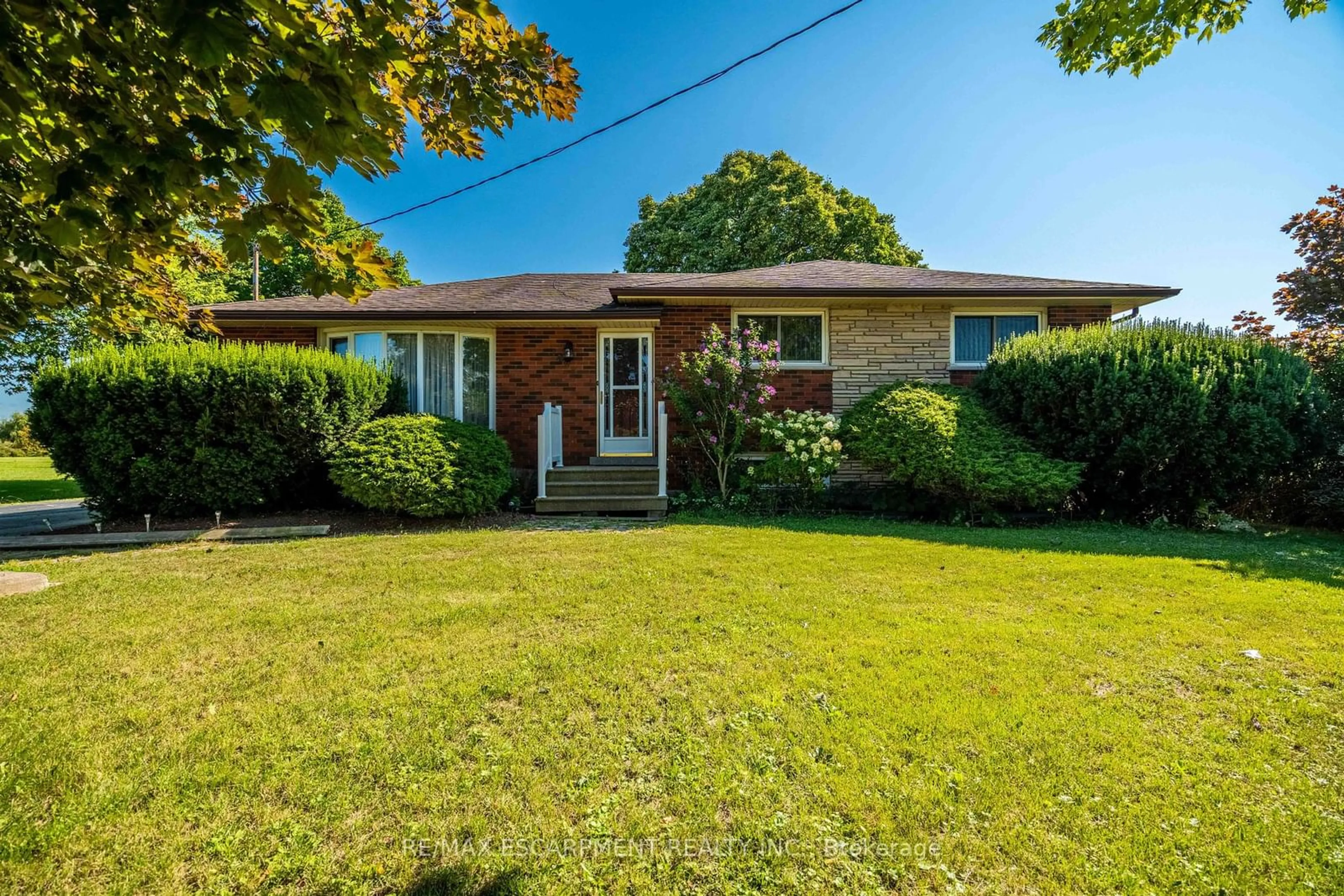 Frontside or backside of a home for 1028 Highland Rd, Hamilton Ontario L8J 3H1