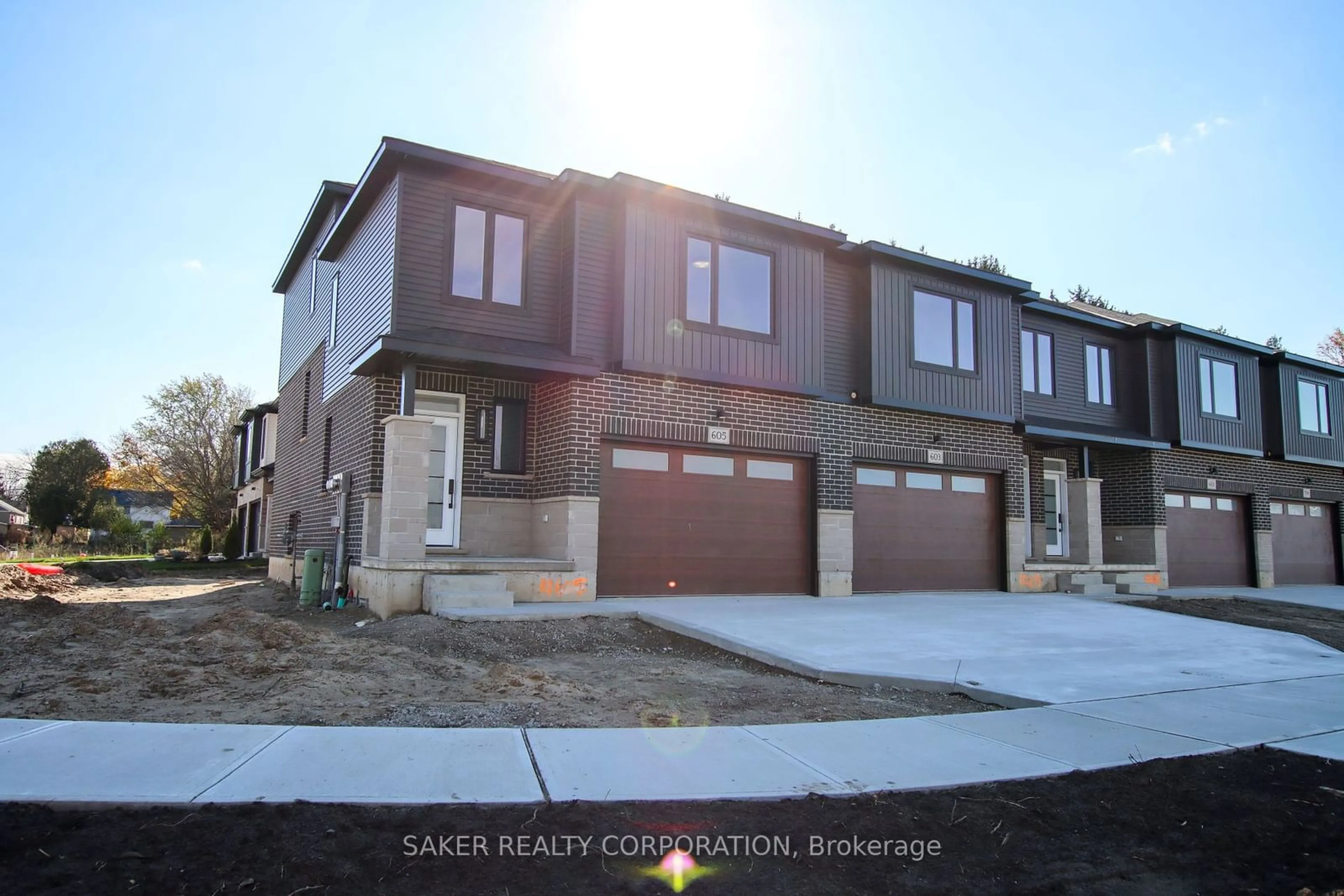 A pic from exterior of the house or condo, the street view for 583 REGENT St, Strathroy-Caradoc Ontario N0L 1W0