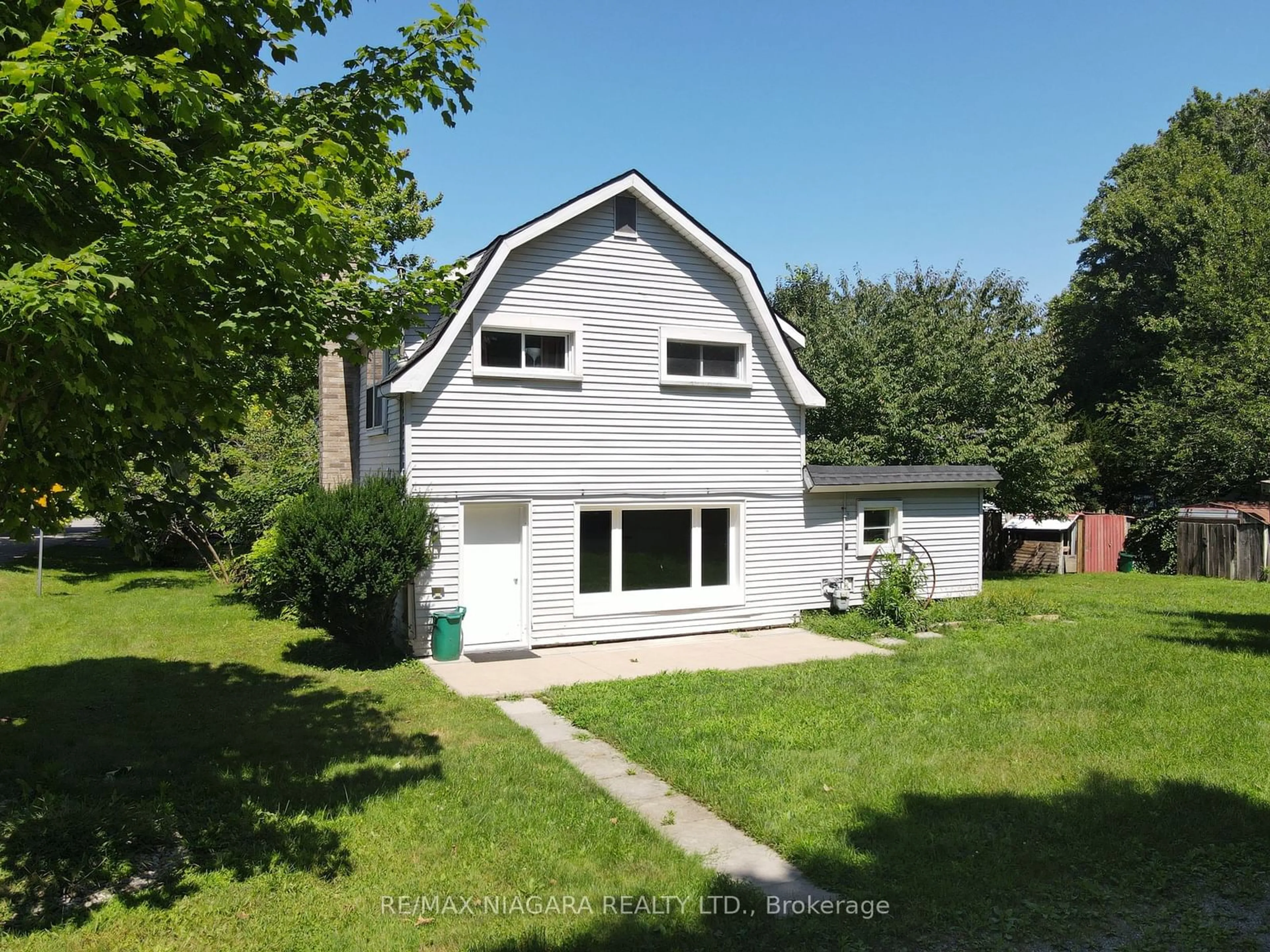 Frontside or backside of a home, cottage for 154 Park St, Fort Erie Ontario L0S 1N0