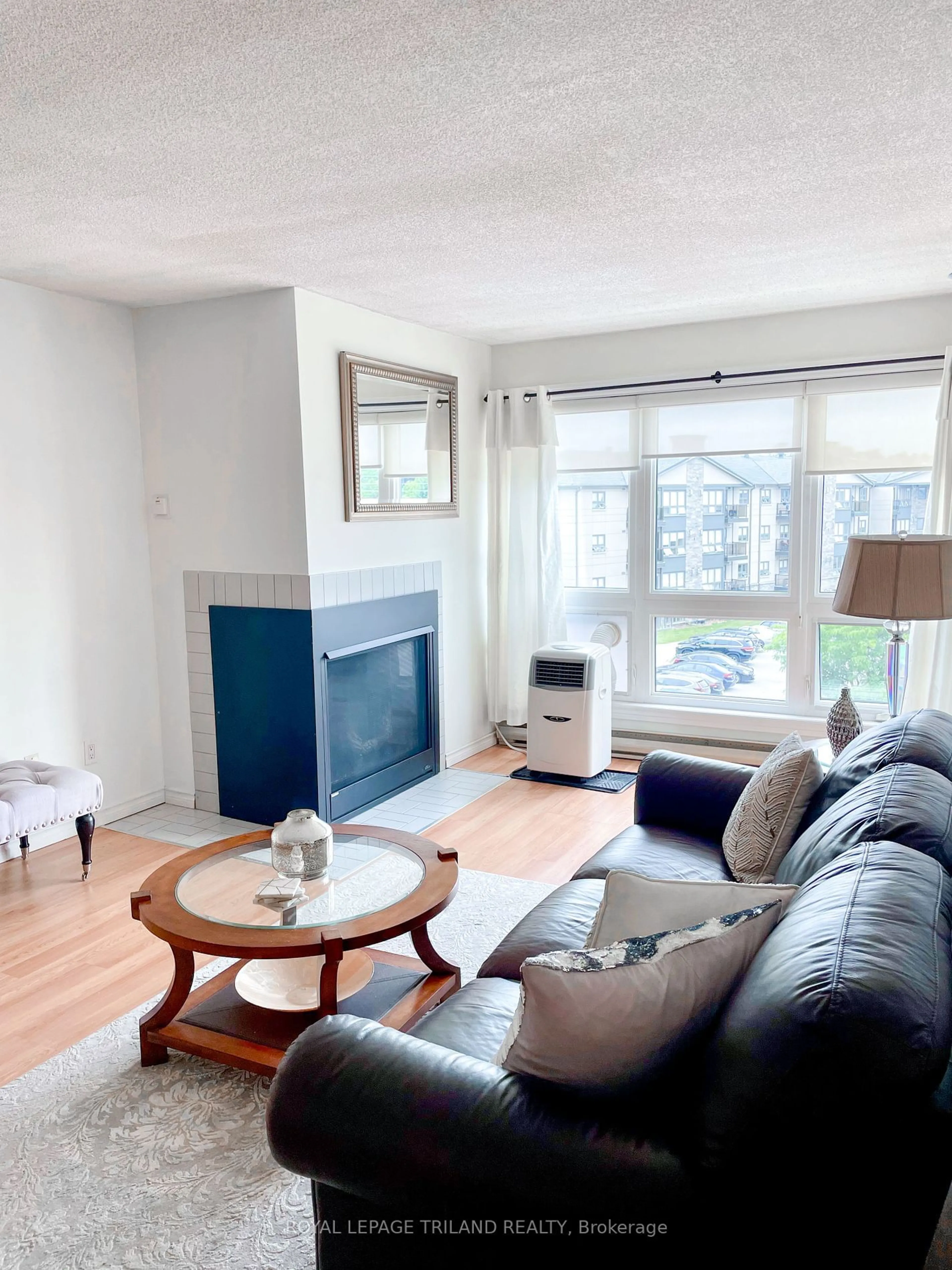 Living room for 1 Jacksway Cres #414, London Ontario N5X 3T5