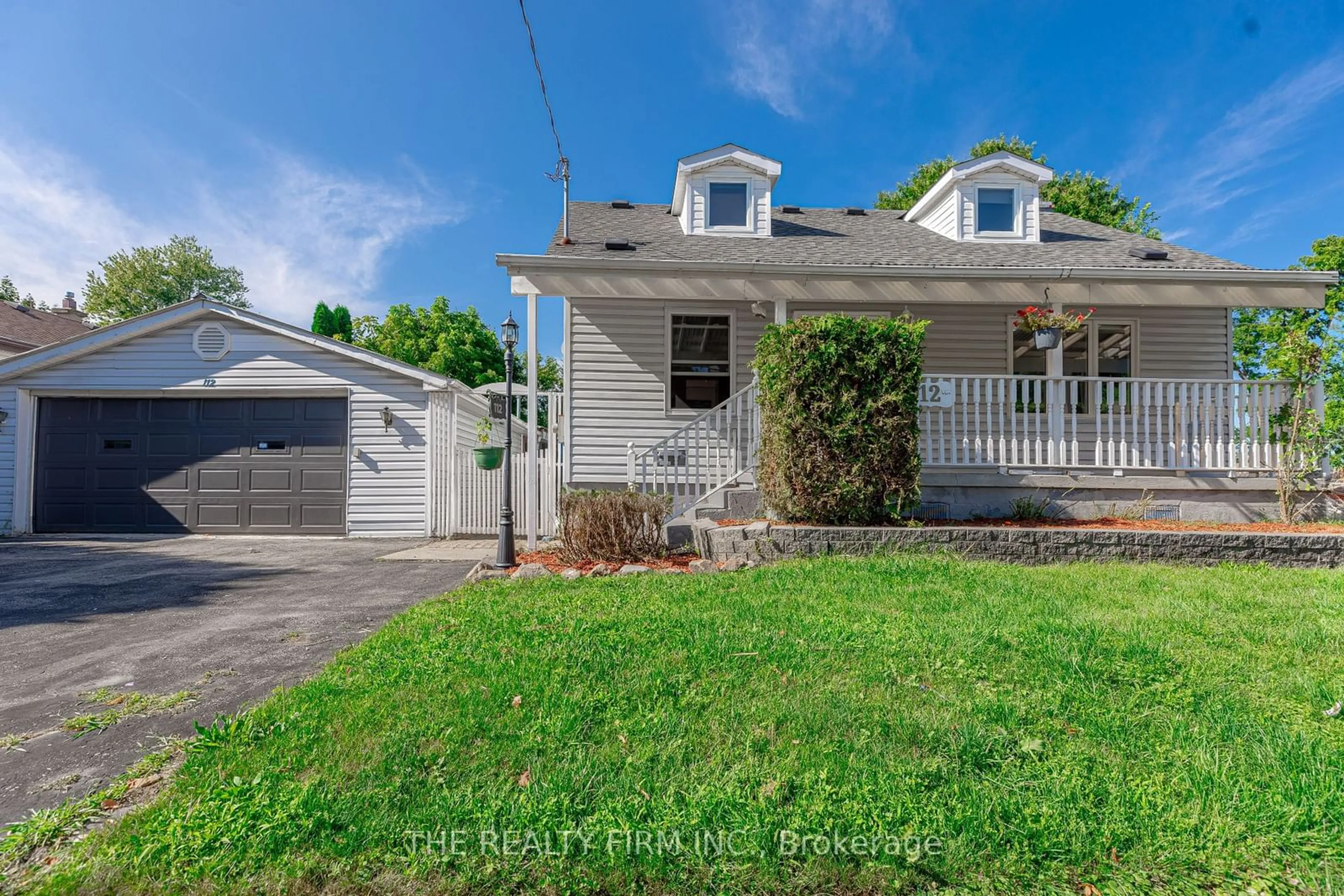 Frontside or backside of a home for 112 Emery St, London Ontario N6J 1S1