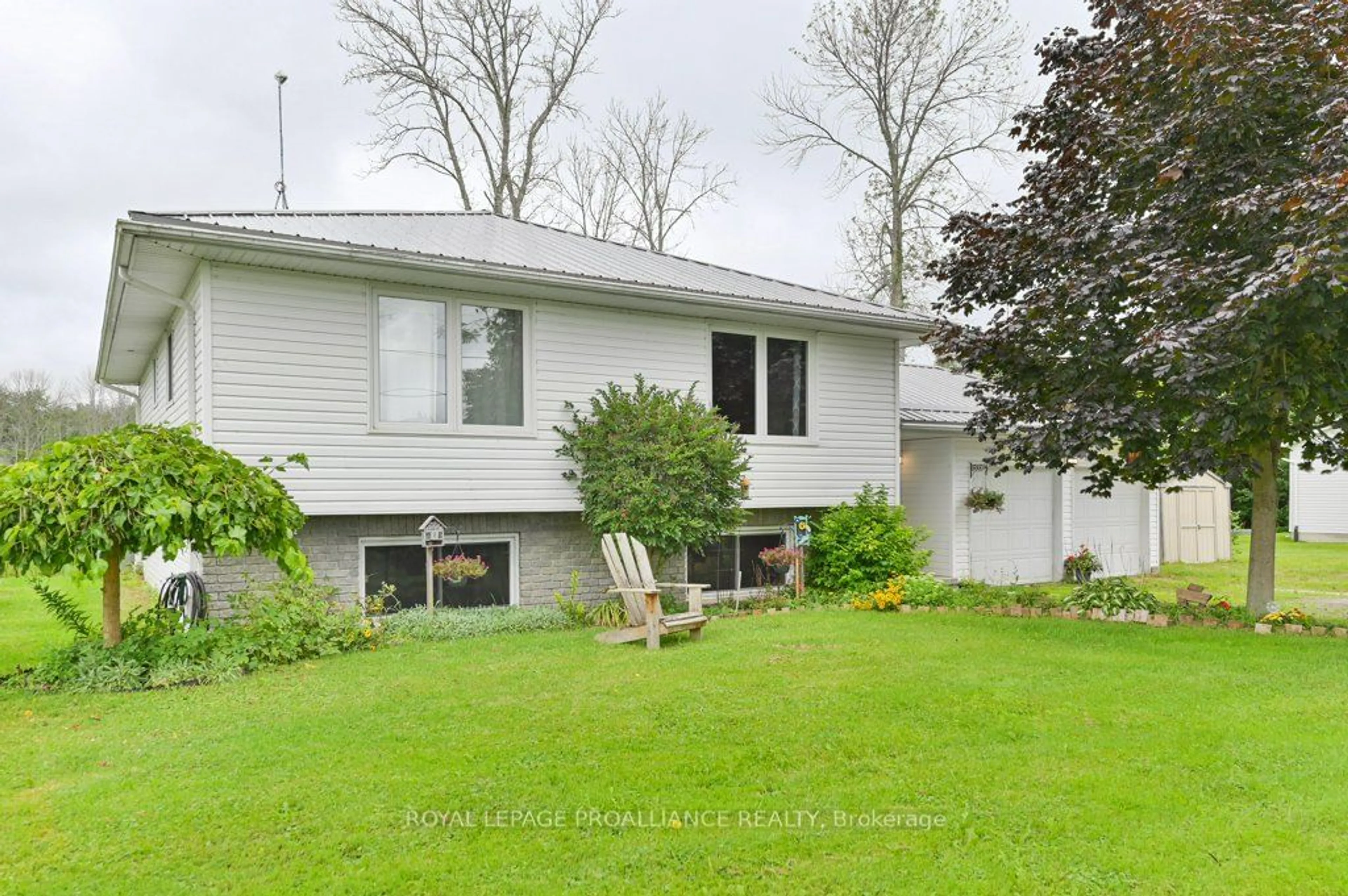 Frontside or backside of a home for 646 Lakeshore Rd, Brighton Ontario K0K 1H0