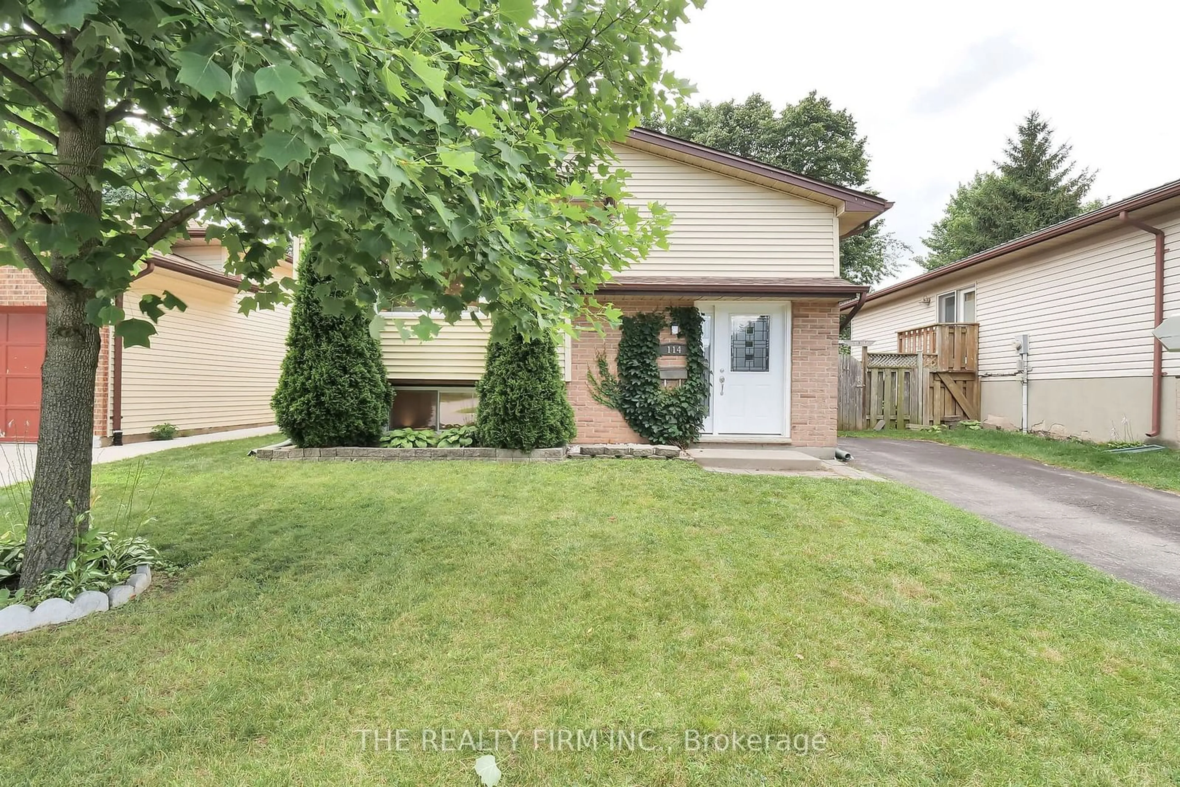 Frontside or backside of a home for 114 Saddy Ave, London Ontario N5V 4N1