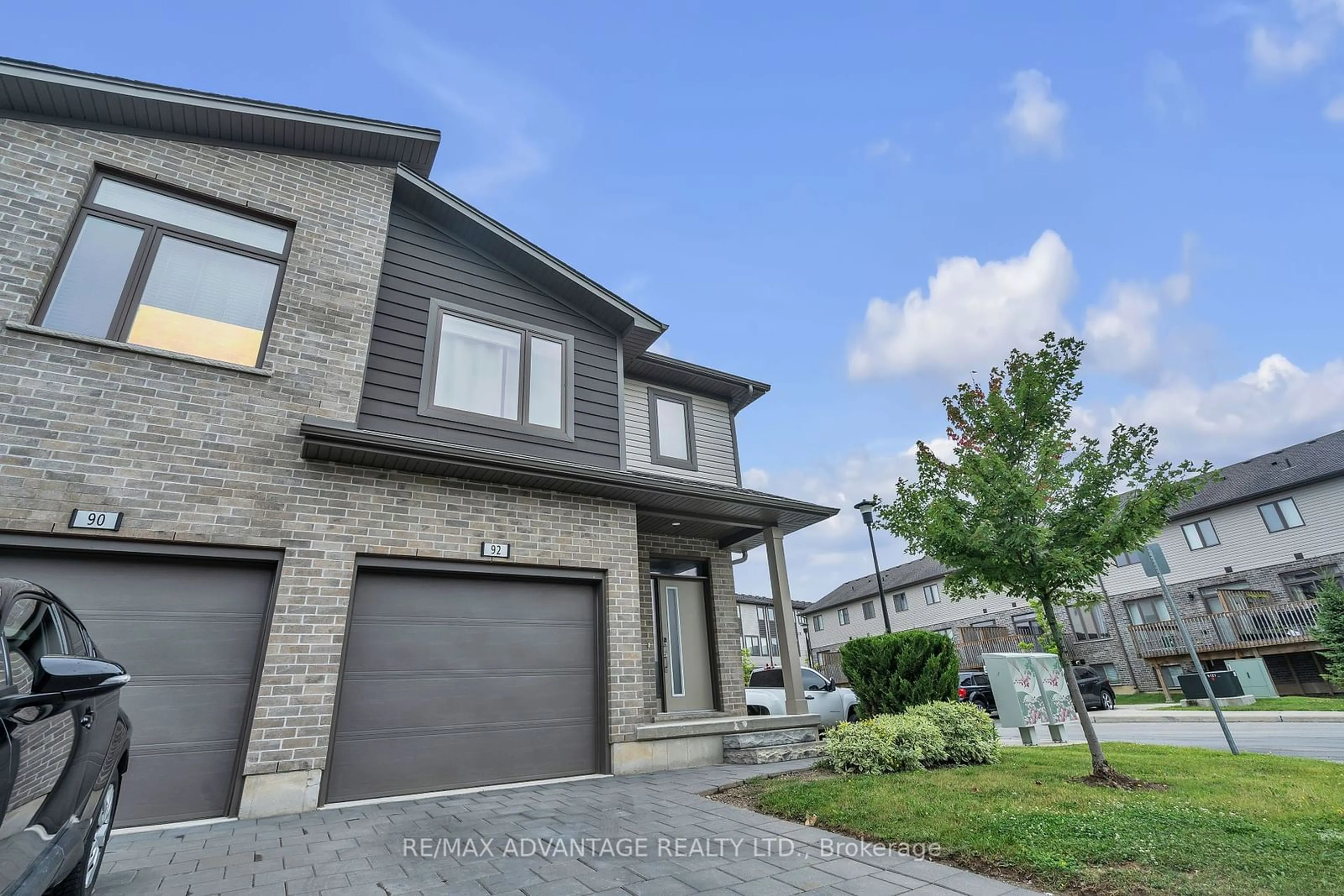 Frontside or backside of a home for 2070 Meadowgate Blvd #92, London Ontario N6M 0H5