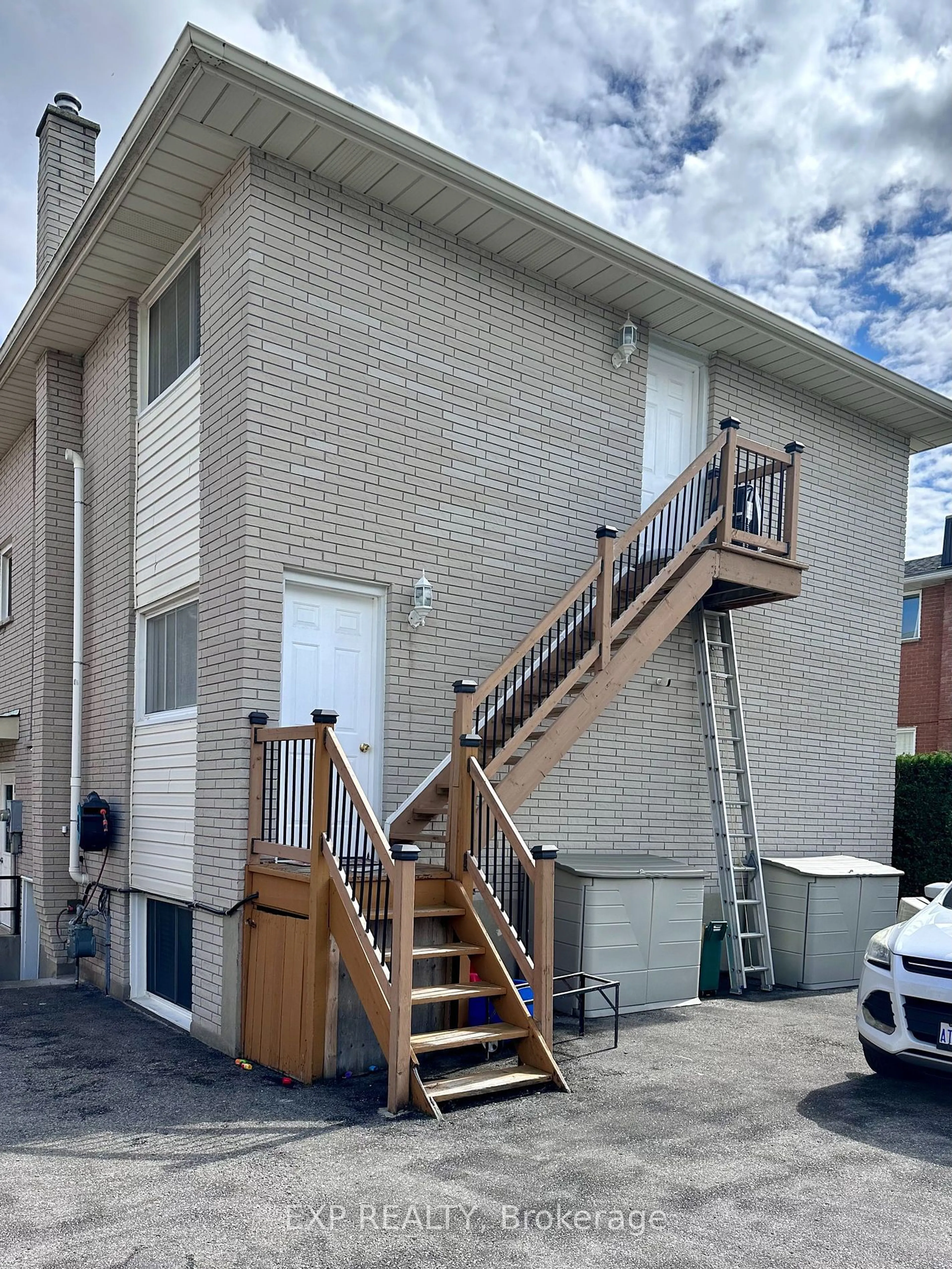 A pic from exterior of the house or condo for 82 Carnaby Cres, Kitchener Ontario N2A 1M7