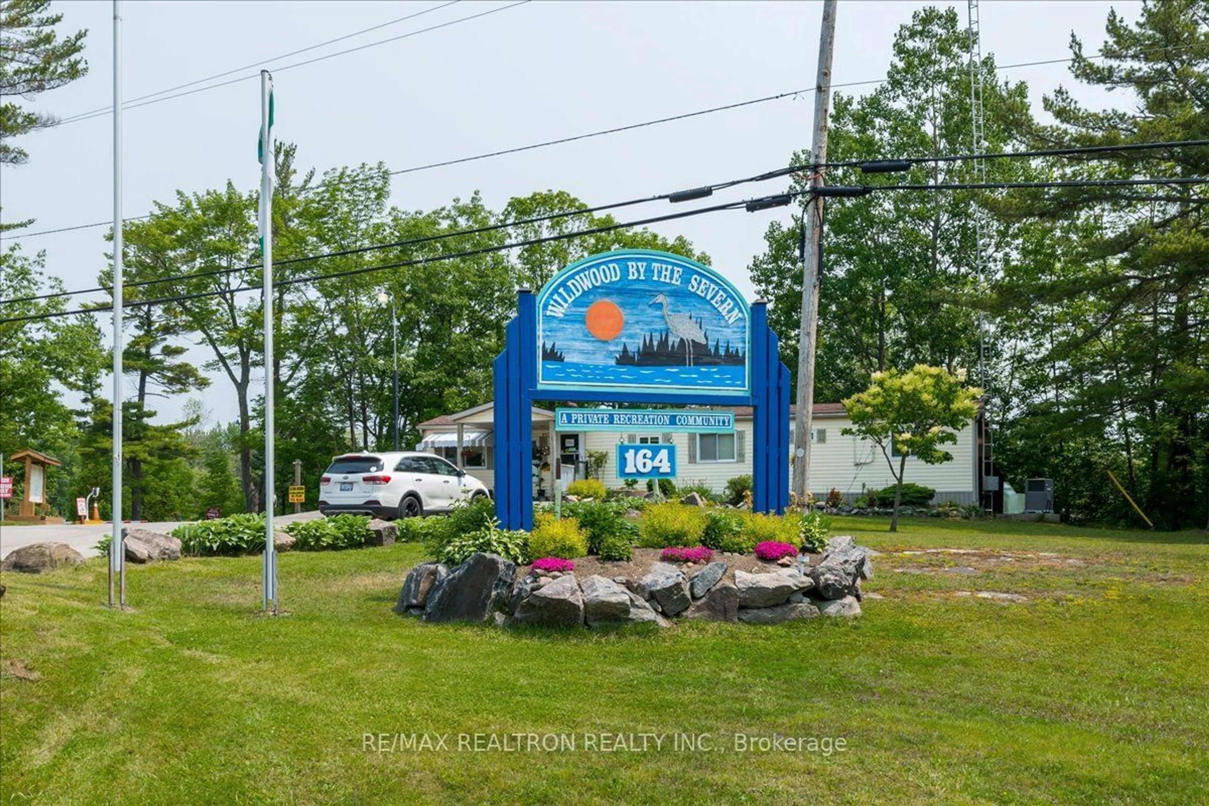 Outside view for 164 Lone Pine Rd, Georgian Bay Ontario L0K 1S0