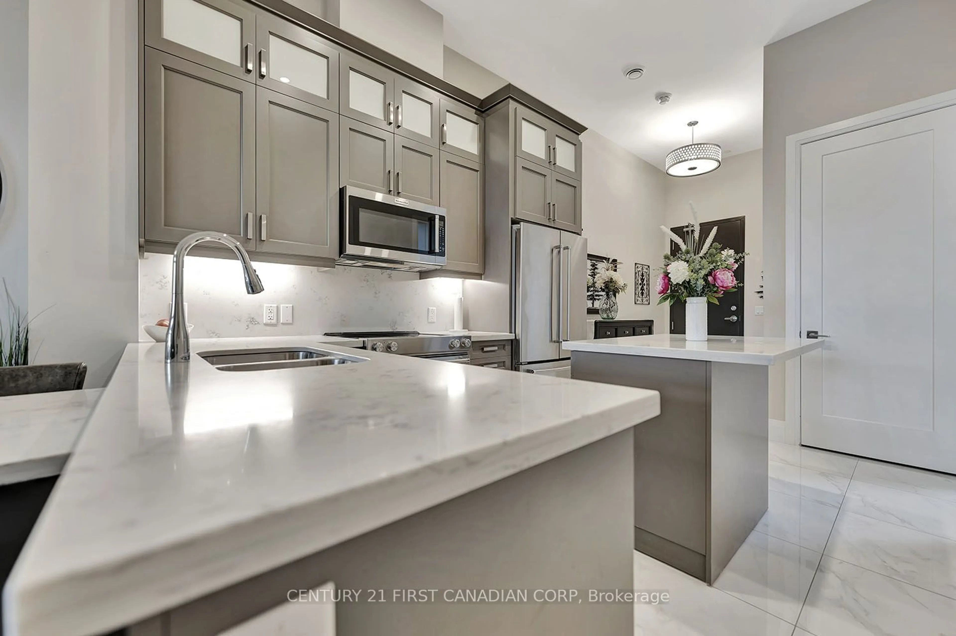 Contemporary kitchen for 85 Morrell St #211B, Brantford Ontario N3T 4J6