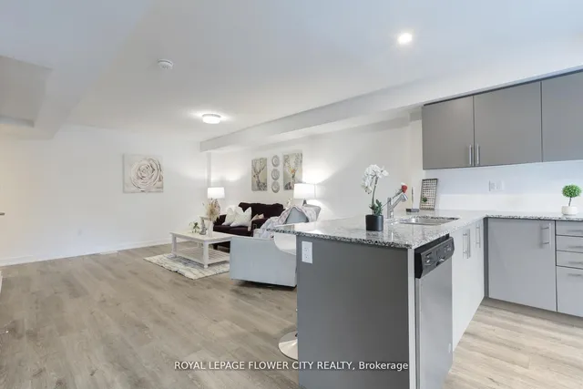 Additional property image - 205 West Oak Tr Unit 16