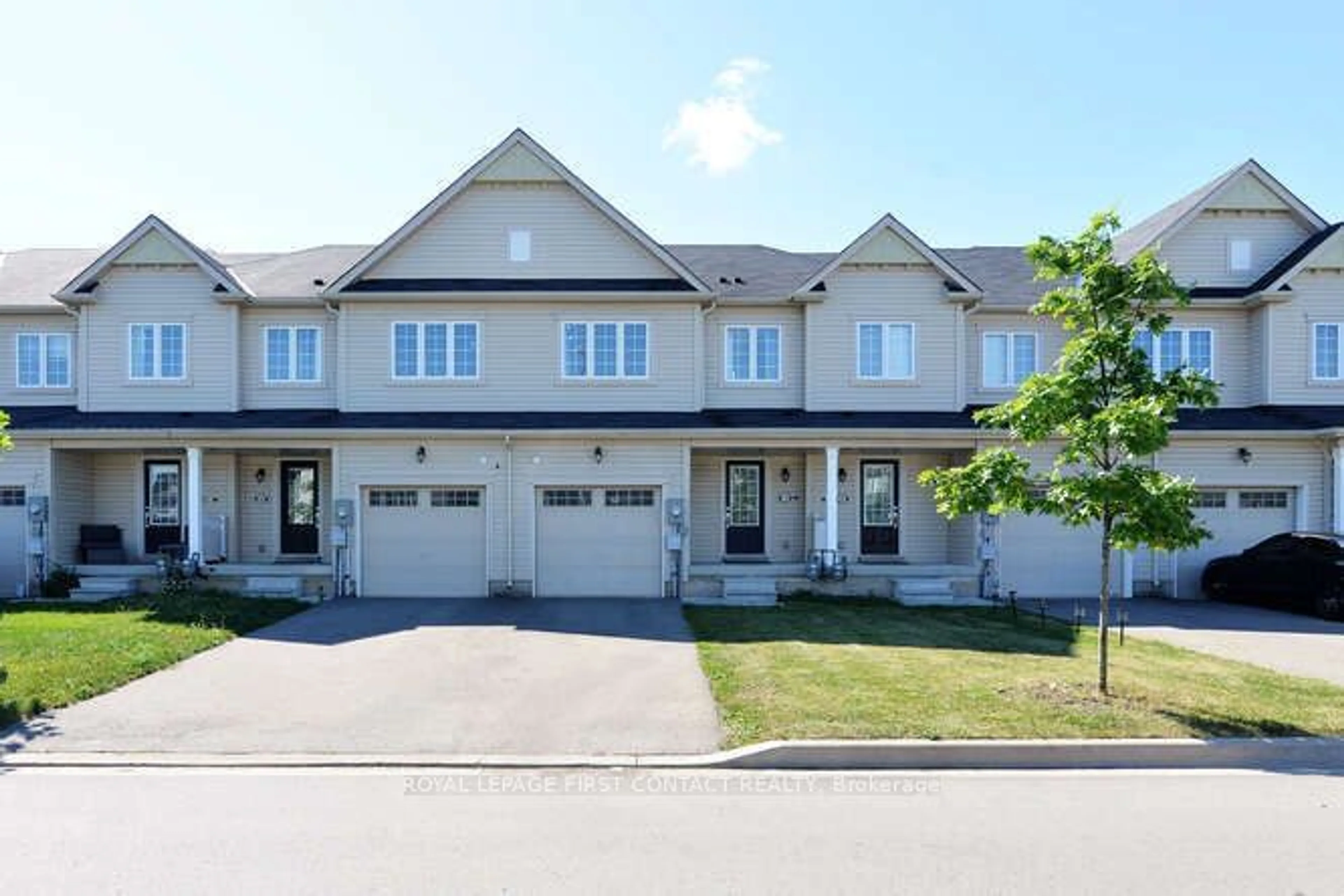 A pic from exterior of the house or condo for 244 Esther Cres, Thorold Ontario L3B 0H1