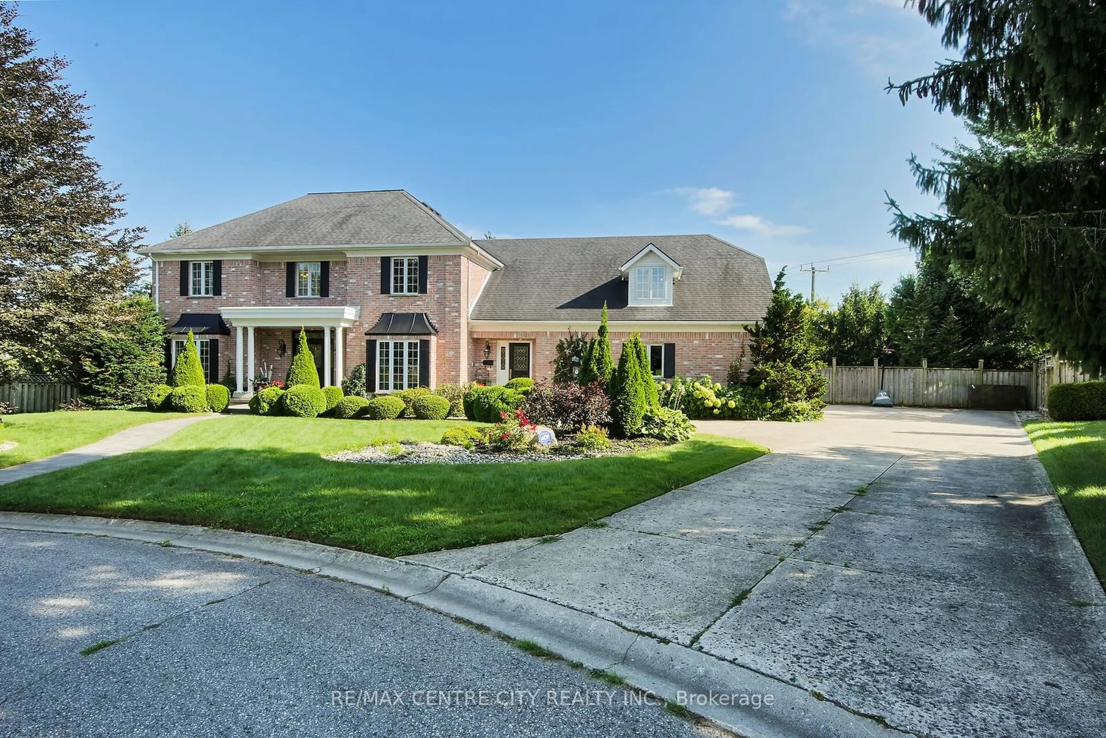 Frontside or backside of a home, the street view for 11 Woodland Dr, Middlesex Centre Ontario N0L 1R0