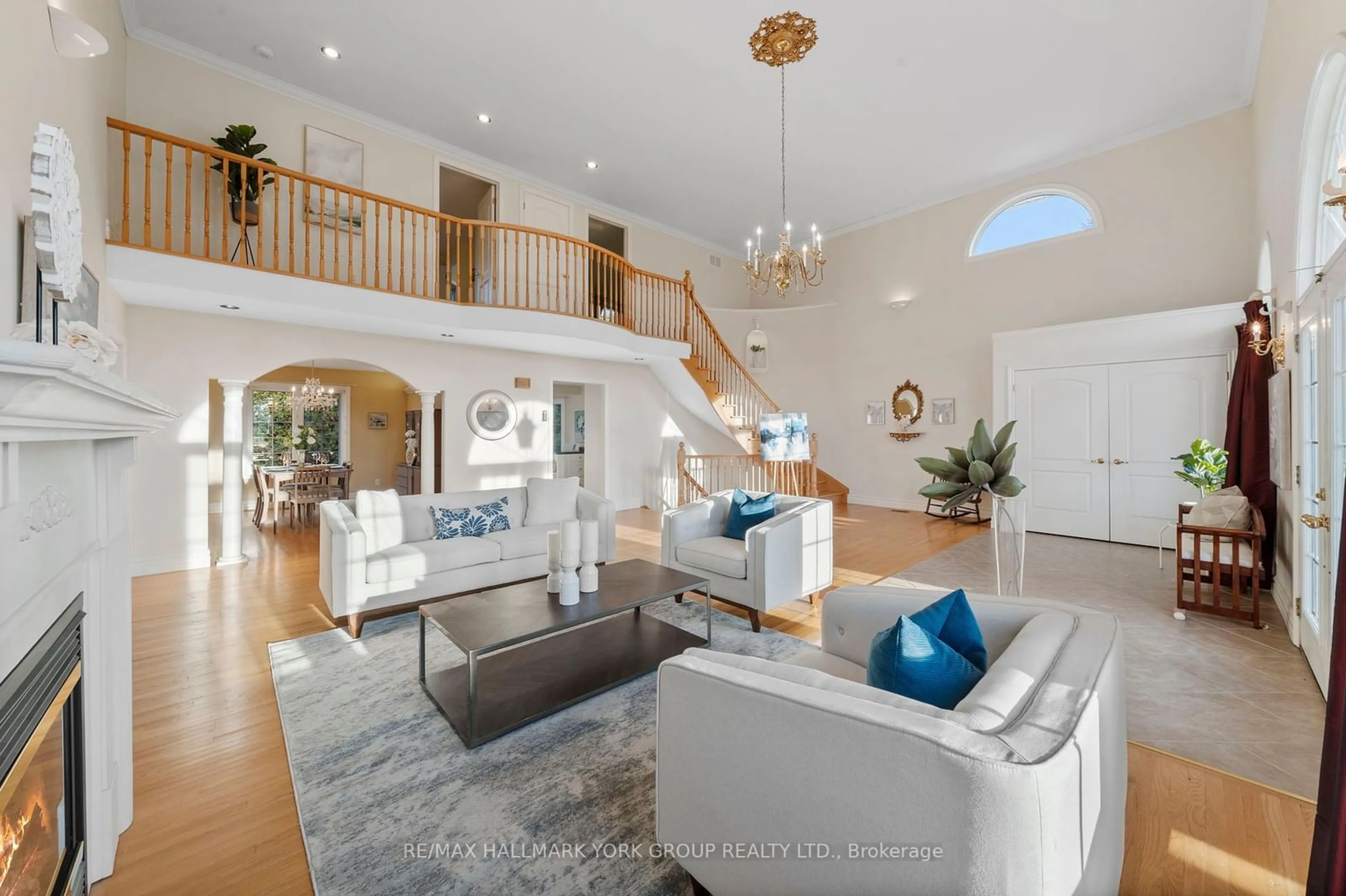 Living room, wood floors for 158159 7th Line, Meaford Ontario N4L 1W5