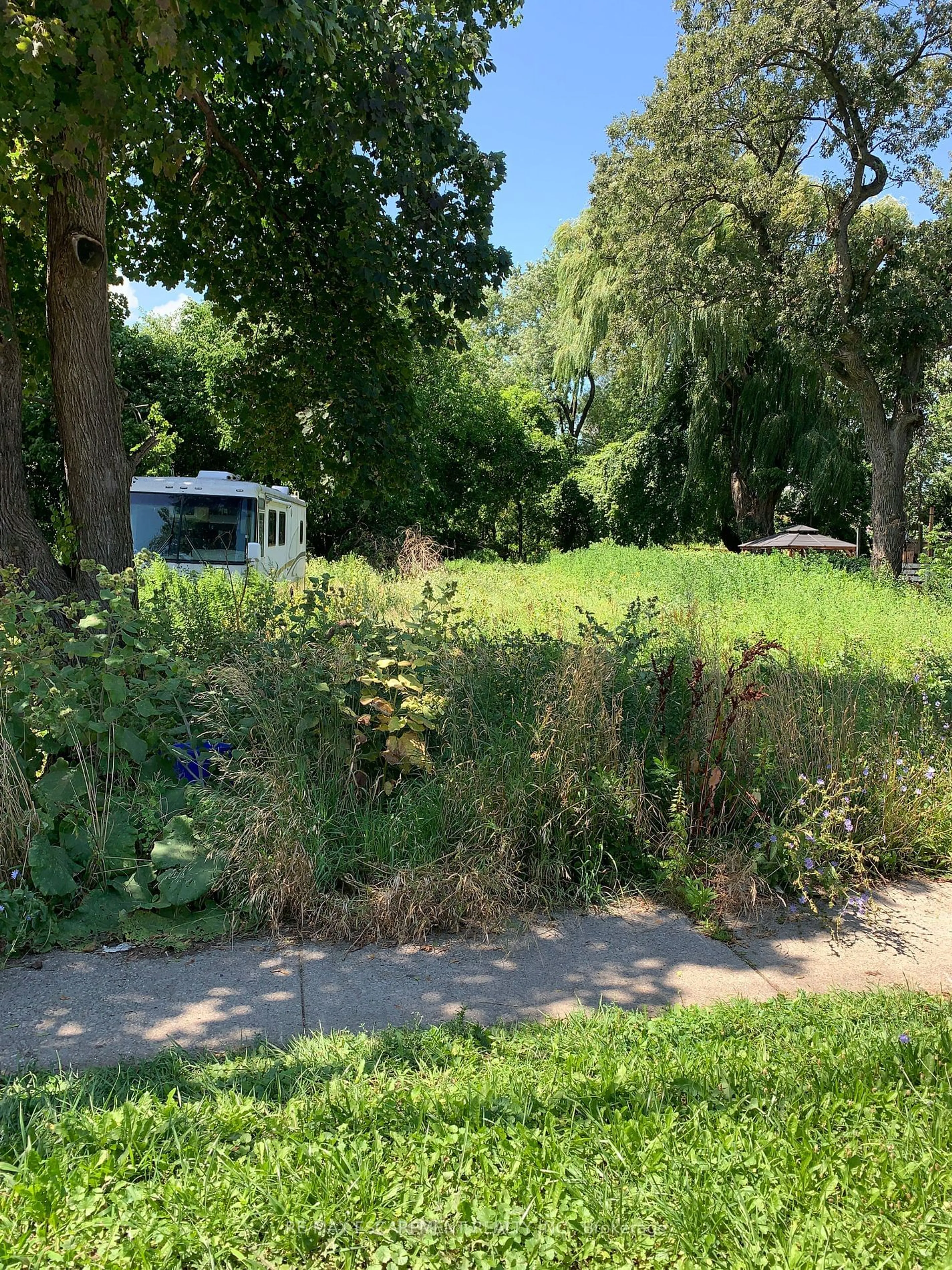 Unknown for 500 Beach Blvd, Hamilton Ontario L8H 6X3