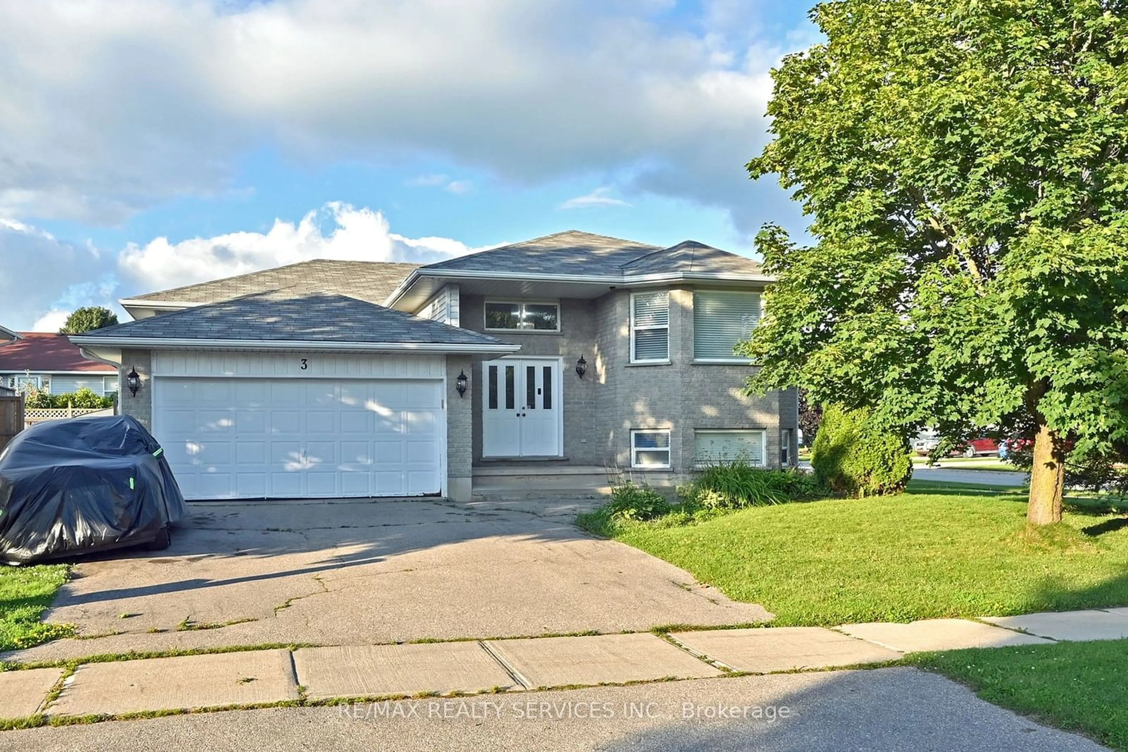 Frontside or backside of a home, the street view for 3 Wilson Cres, Southgate Ontario N0C 1B0