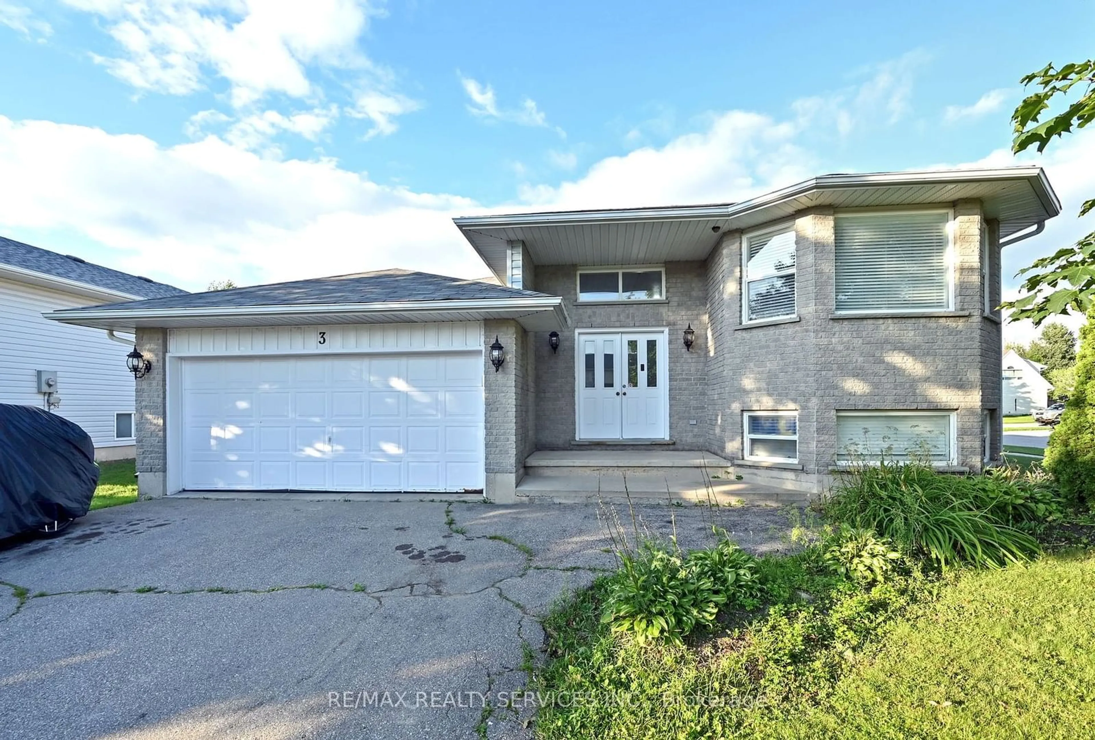 Frontside or backside of a home, the street view for 3 Wilson Cres, Southgate Ontario N0C 1B0