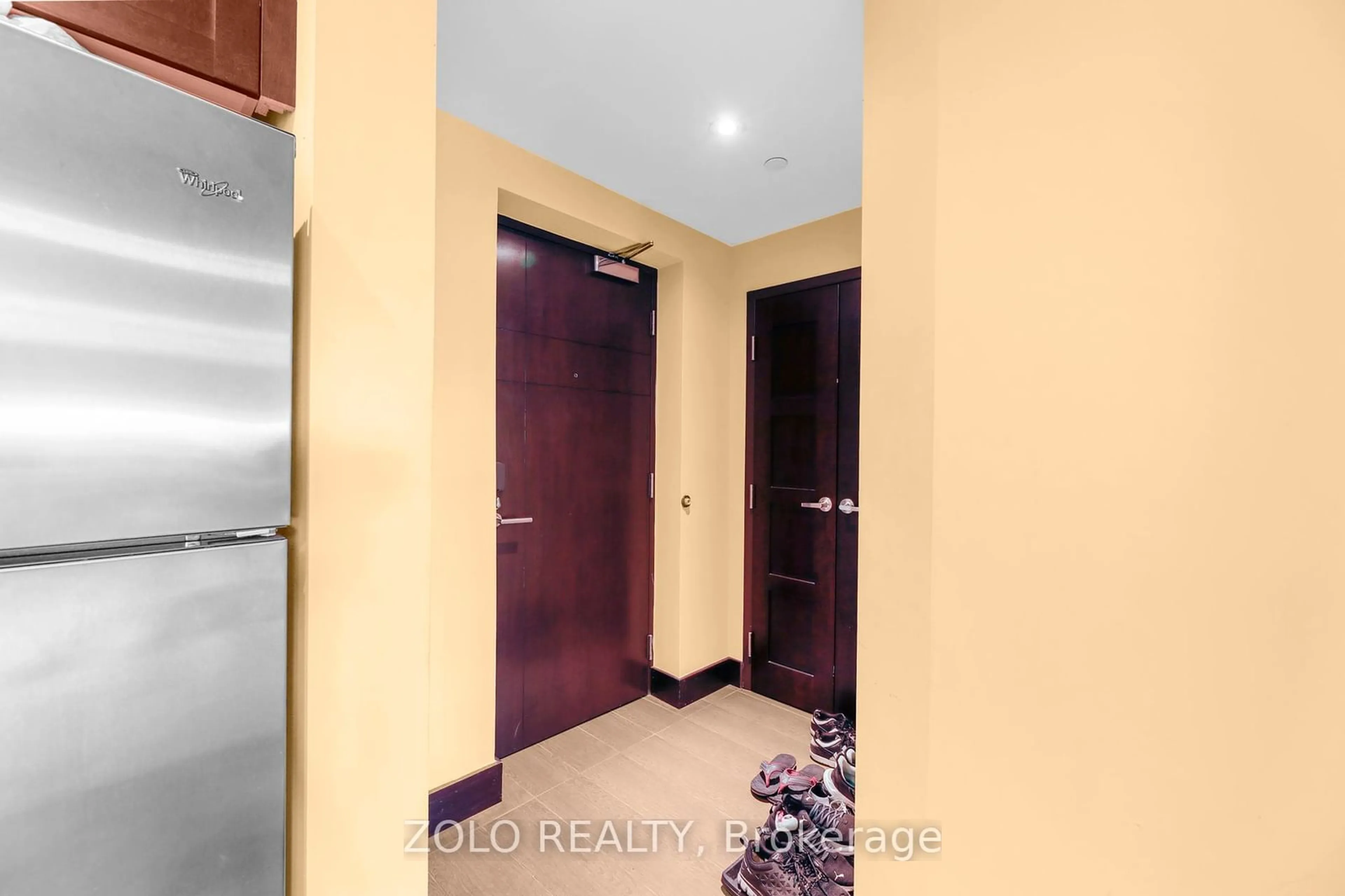 Indoor entryway for 1235 Richmond St #801, London Ontario N6A 0C1