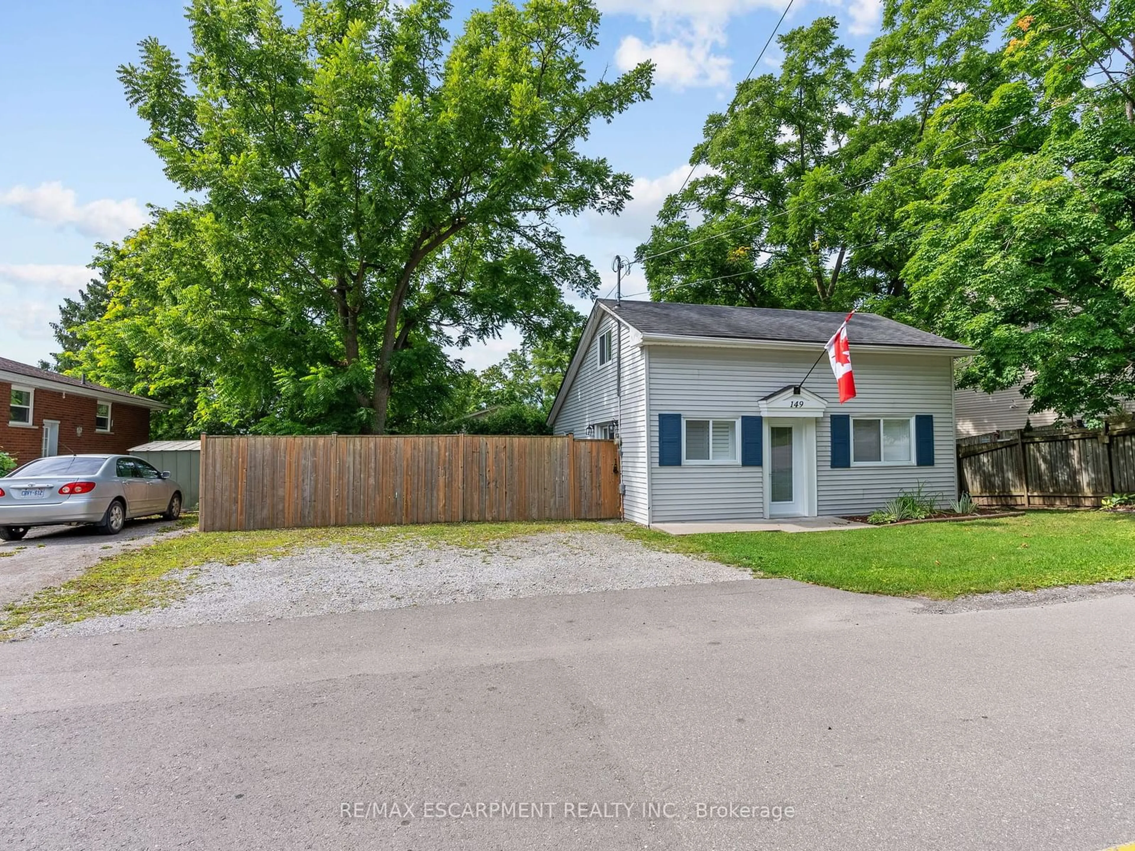 Frontside or backside of a home, the street view for 149 Park Lane, Haldimand Ontario N3W 1B2