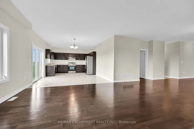 Additional property image - 408 Dalgleish Tr