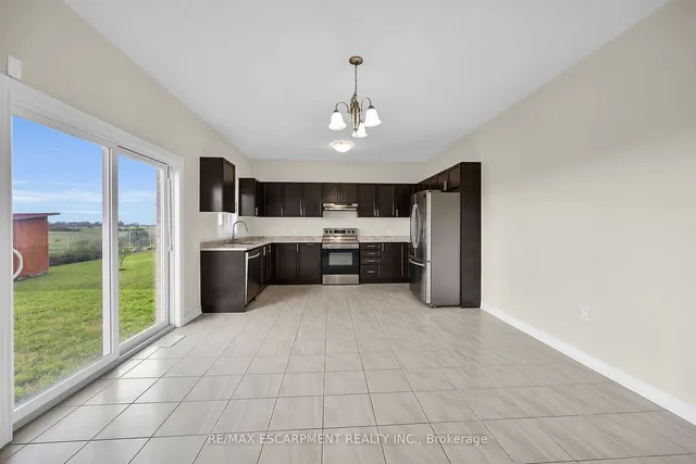 Additional property image - 408 Dalgleish Tr