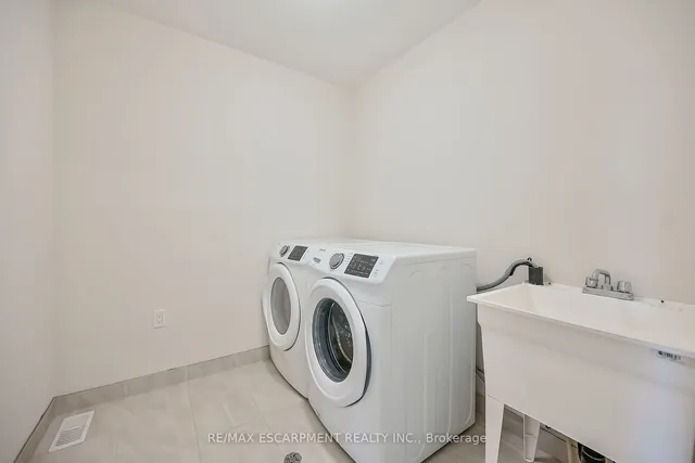 Additional property image - 408 Dalgleish Tr