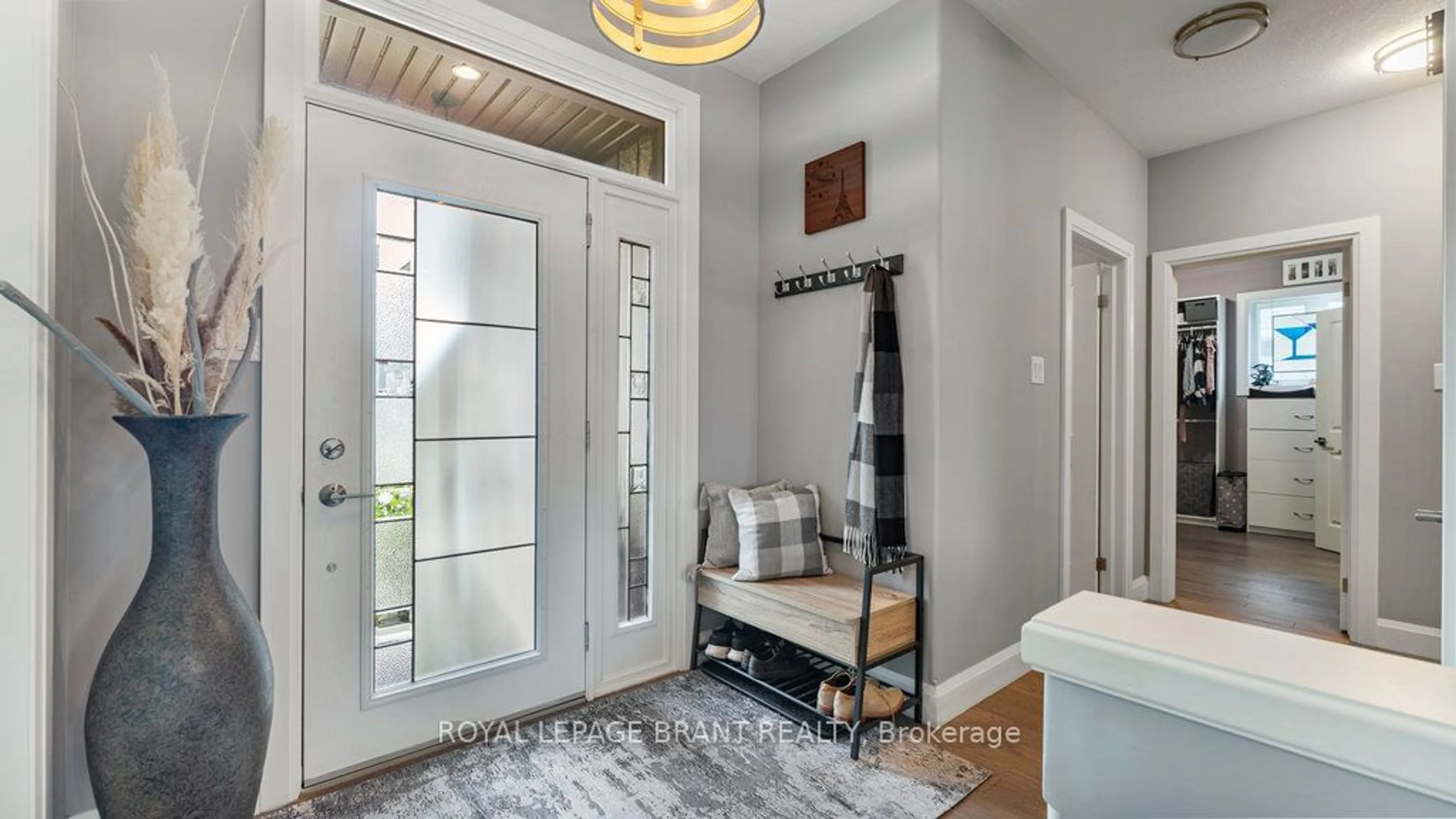 Indoor entryway, wood floors for 5 Edgar Pl, Brant Ontario N3L 0H4